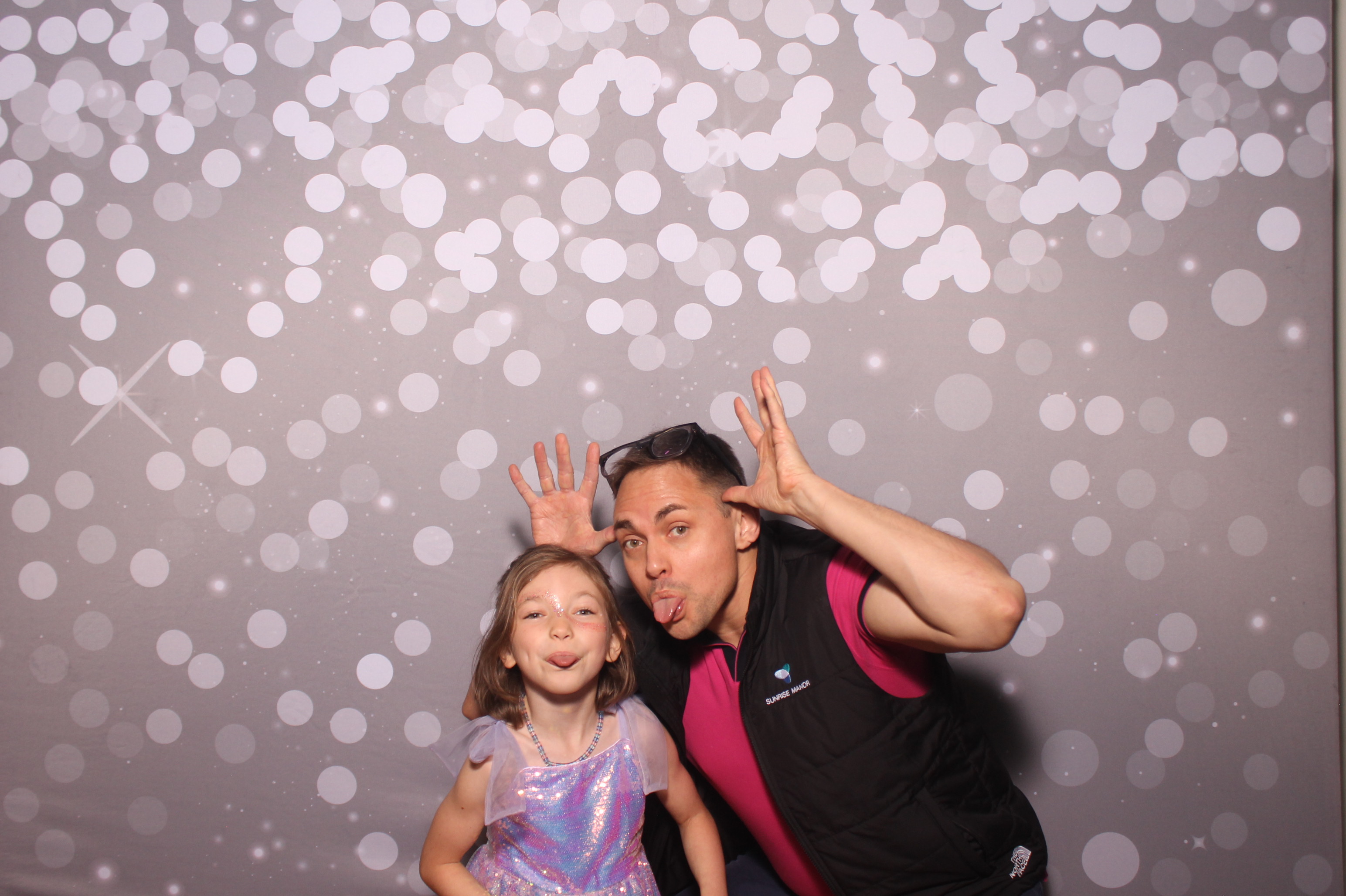 Mariemount Father Daughter Dance | View more photos from the event at gallery.photoboothcincy.com/u/PhotoBoothCincy/Mariemount-Father-Daughter-Dance-1