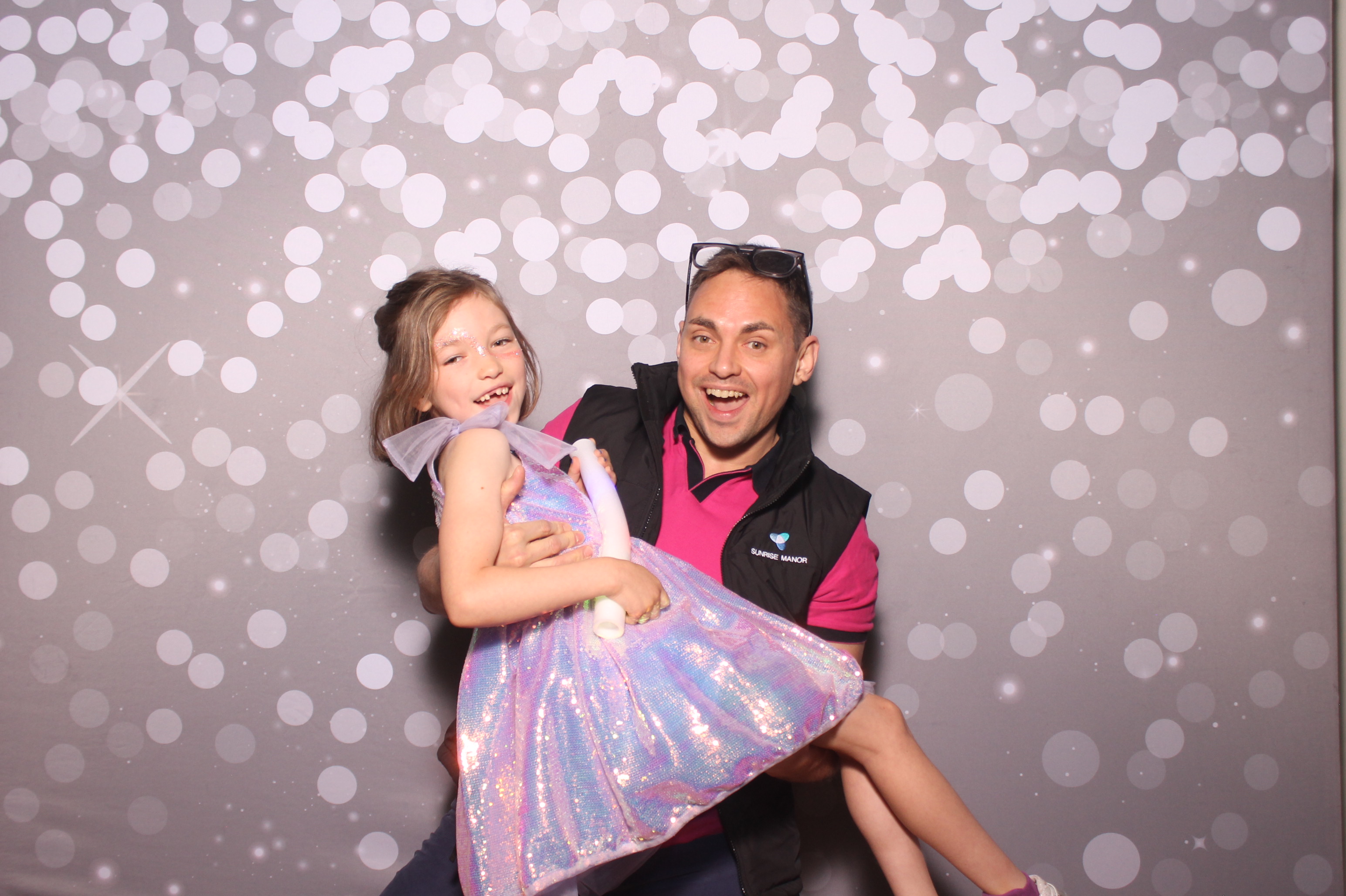 Mariemount Father Daughter Dance | View more photos from the event at gallery.photoboothcincy.com/u/PhotoBoothCincy/Mariemount-Father-Daughter-Dance-1