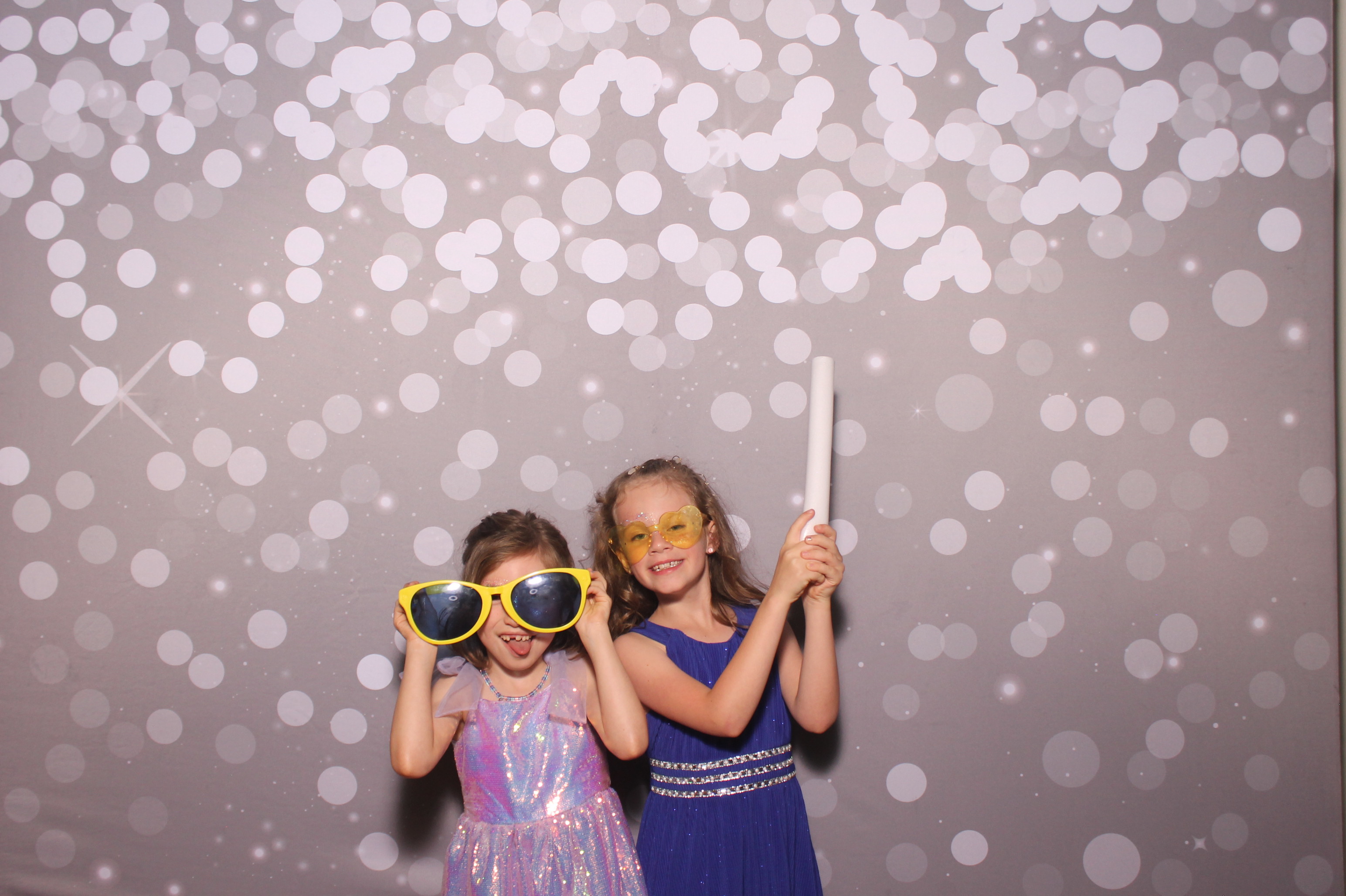 Mariemount Father Daughter Dance | View more photos from the event at gallery.photoboothcincy.com/u/PhotoBoothCincy/Mariemount-Father-Daughter-Dance-1