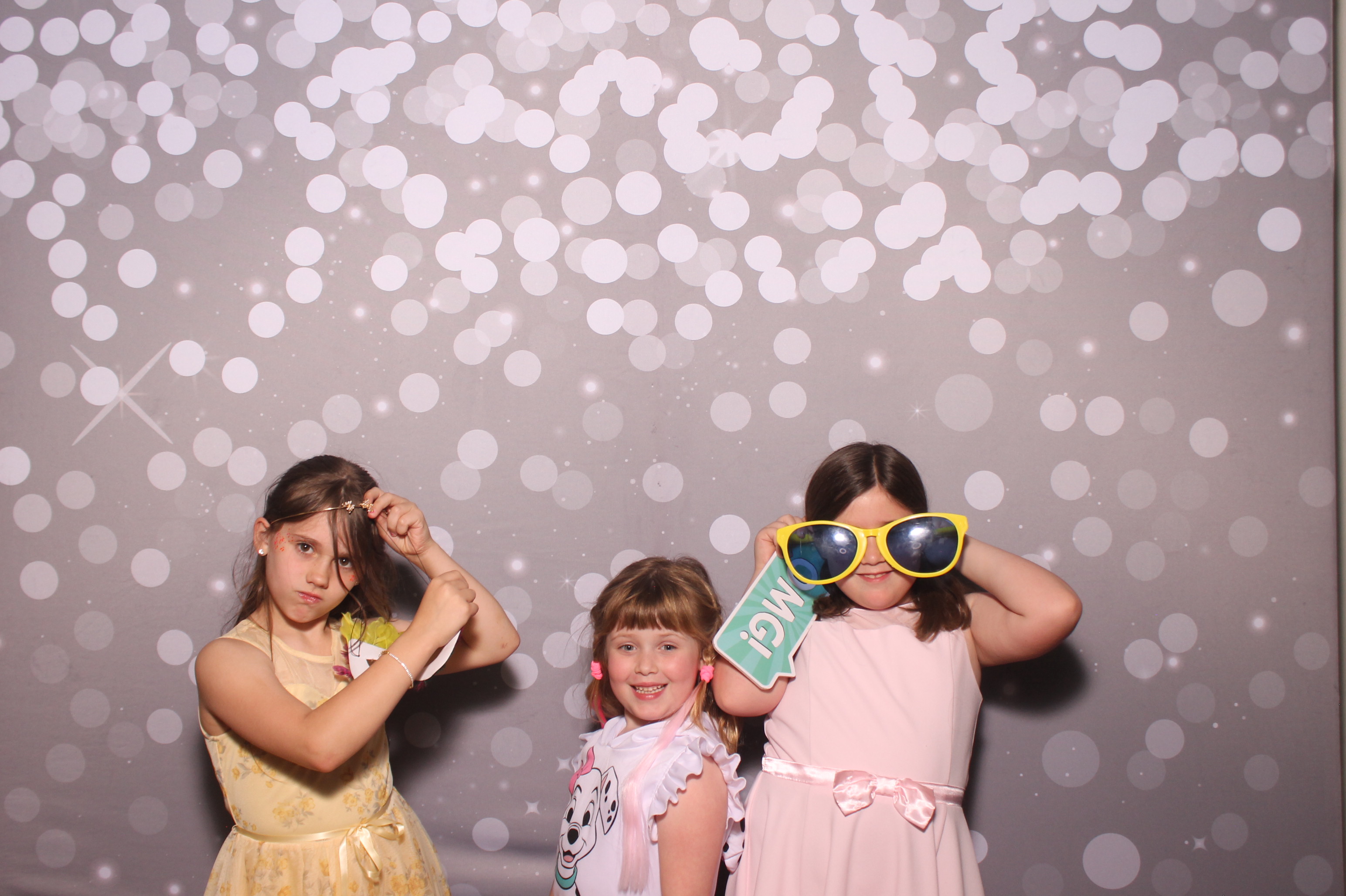 Mariemount Father Daughter Dance | View more photos from the event at gallery.photoboothcincy.com/u/PhotoBoothCincy/Mariemount-Father-Daughter-Dance-1