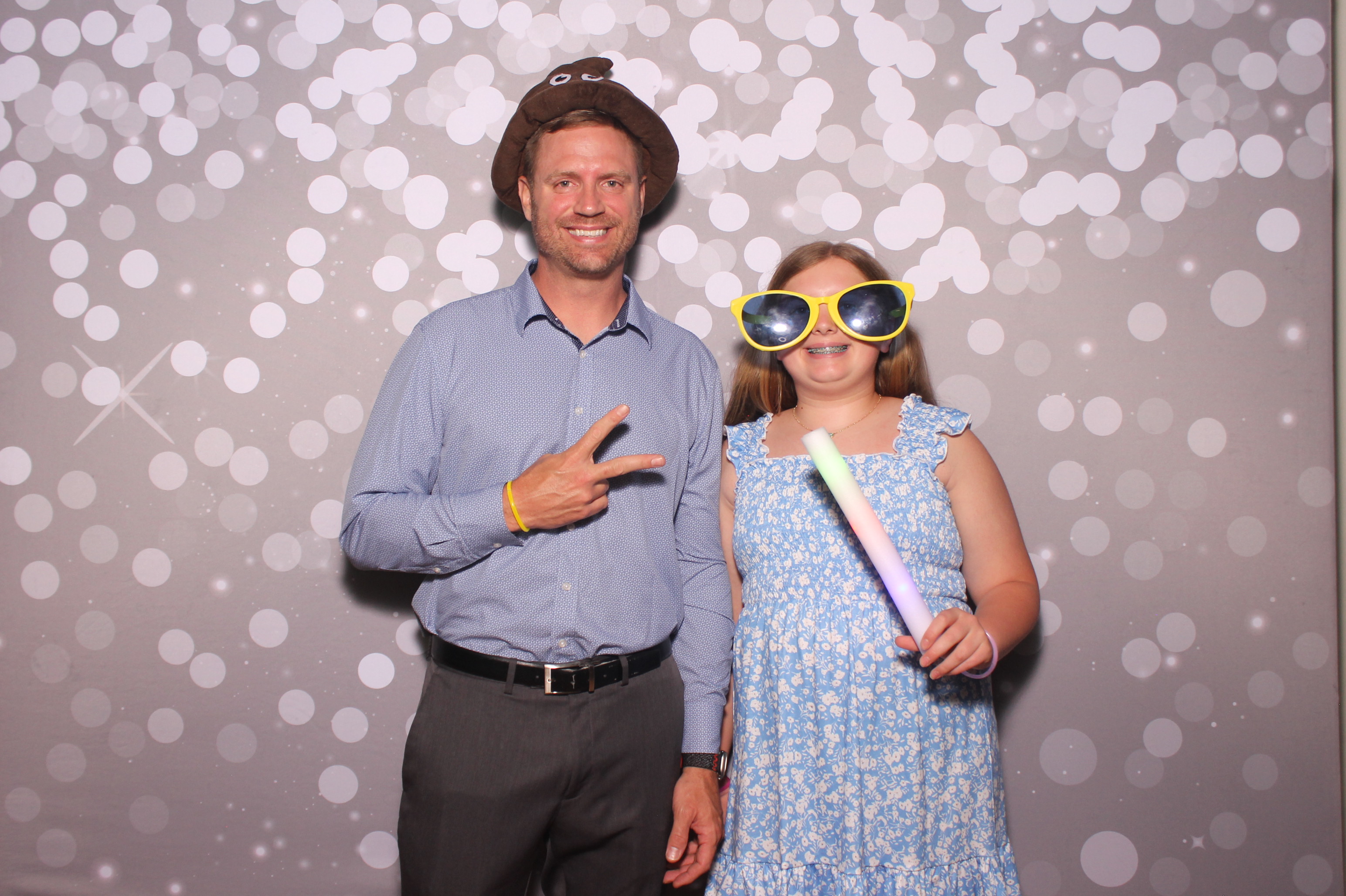 Mariemount Father Daughter Dance | View more photos from the event at gallery.photoboothcincy.com/u/PhotoBoothCincy/Mariemount-Father-Daughter-Dance-1