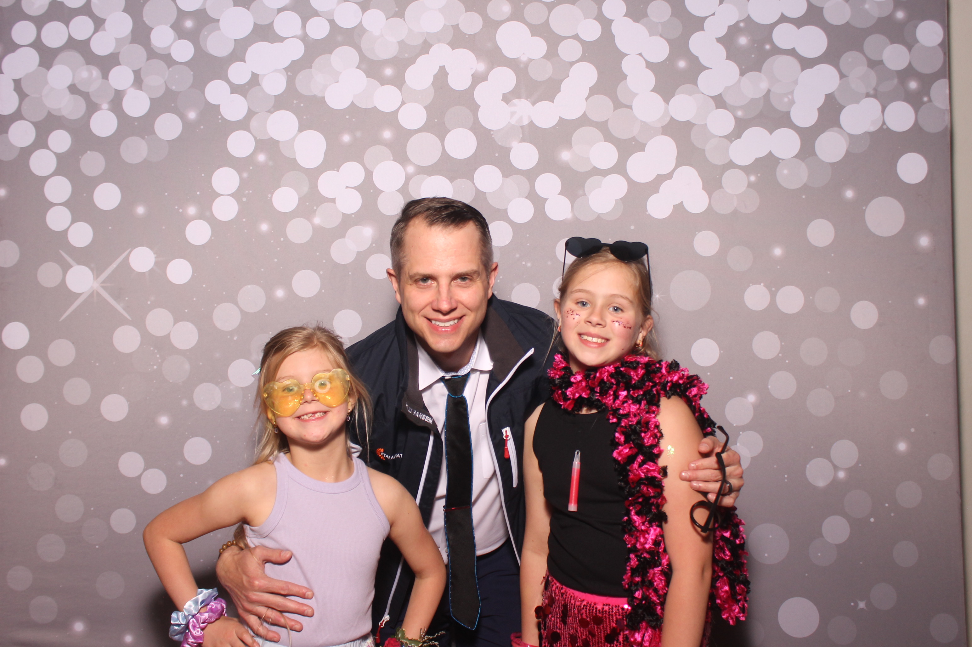 Mariemount Father Daughter Dance | View more photos from the event at gallery.photoboothcincy.com/u/PhotoBoothCincy/Mariemount-Father-Daughter-Dance-1