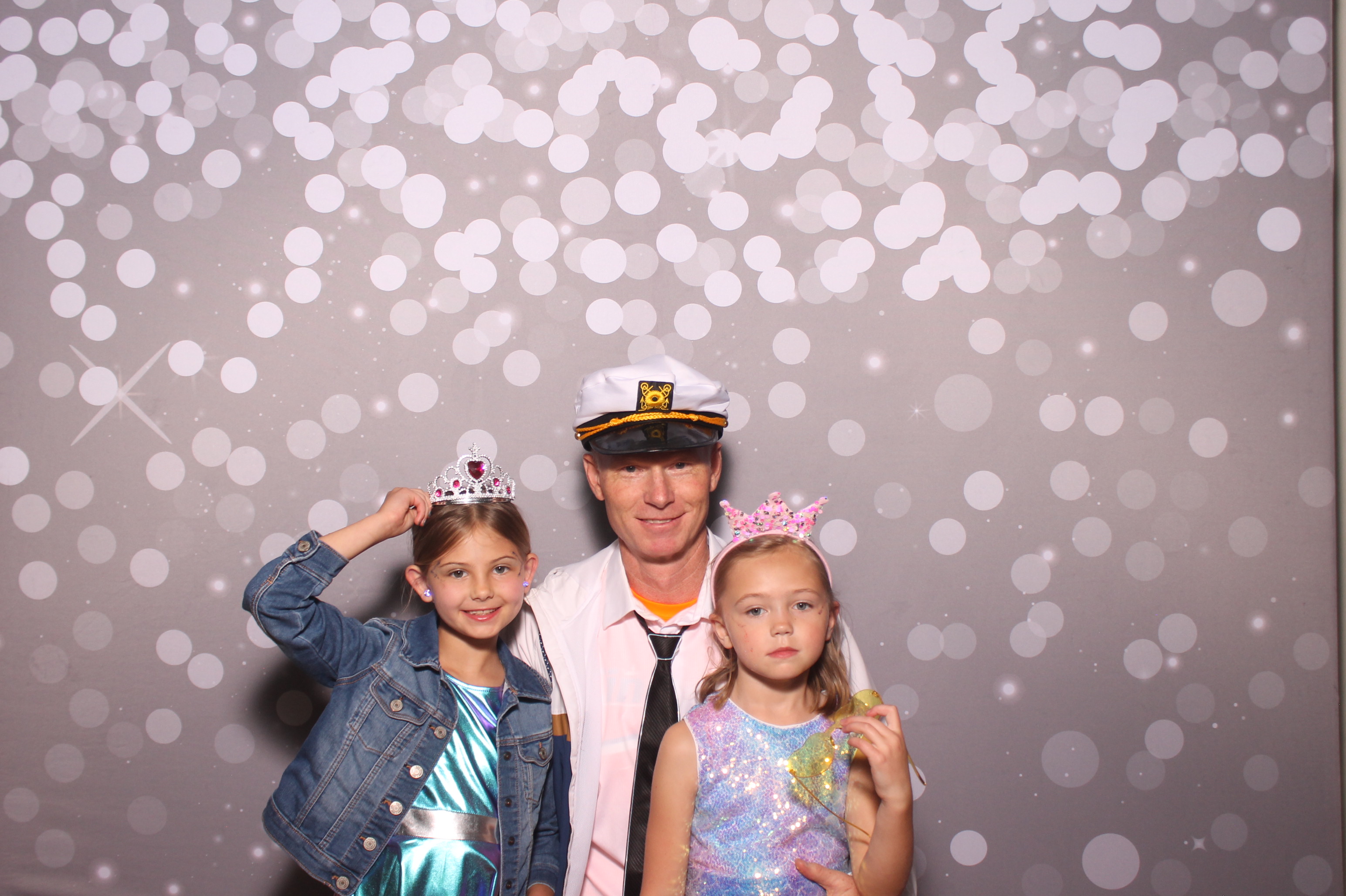 Mariemount Father Daughter Dance | View more photos from the event at gallery.photoboothcincy.com/u/PhotoBoothCincy/Mariemount-Father-Daughter-Dance-1