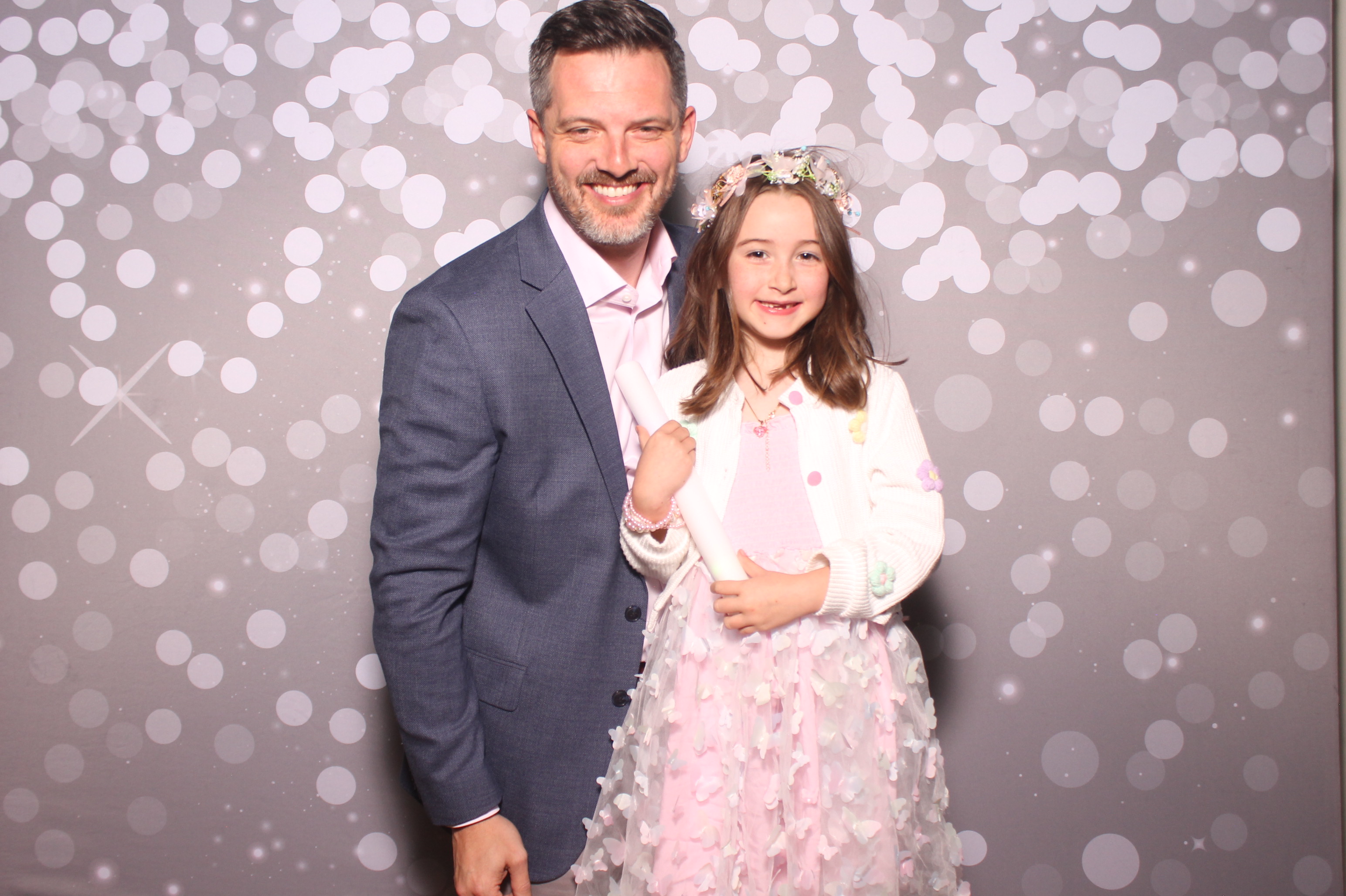 Mariemount Father Daughter Dance | View more photos from the event at gallery.photoboothcincy.com/u/PhotoBoothCincy/Mariemount-Father-Daughter-Dance-1