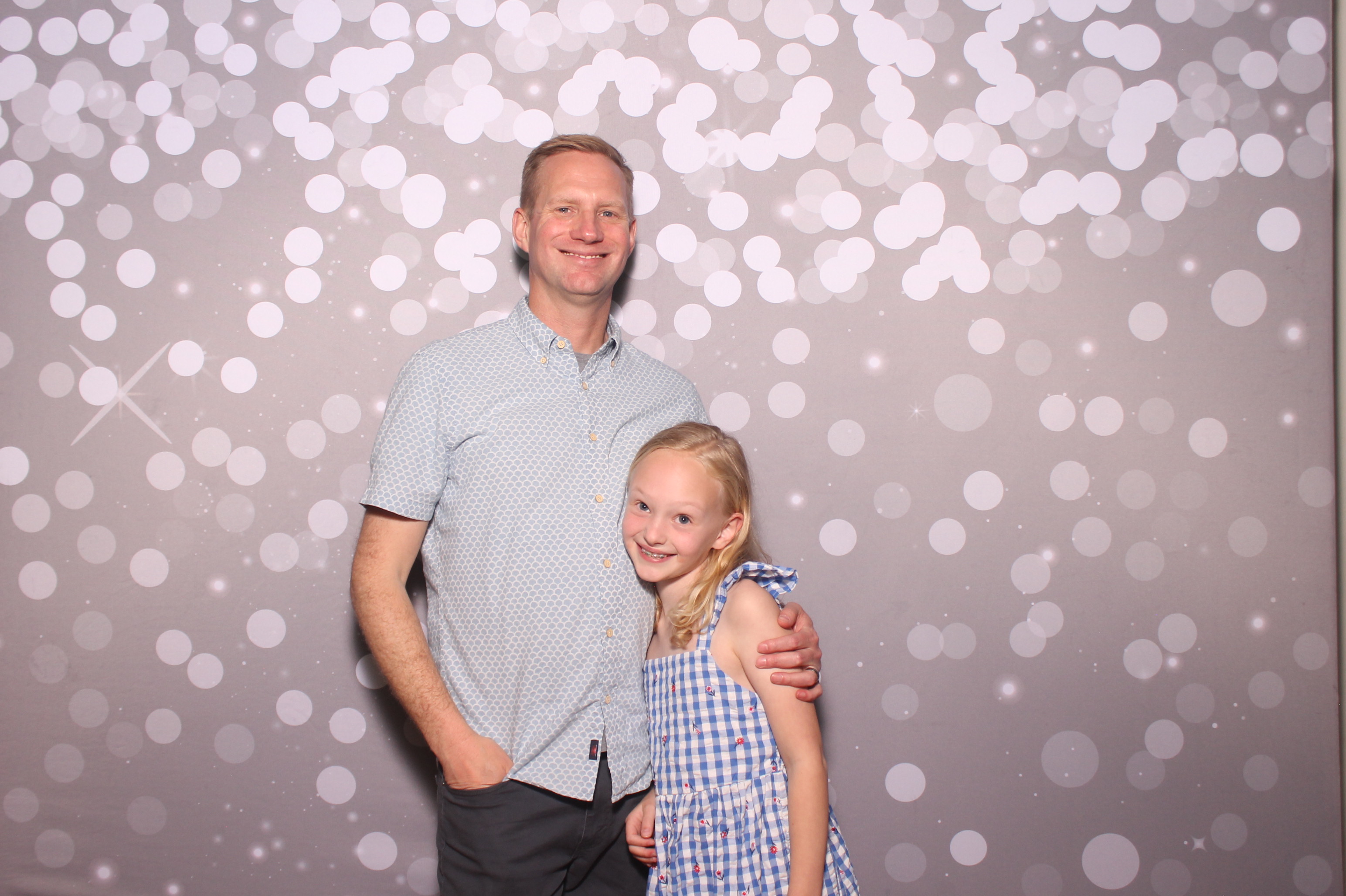 Mariemount Father Daughter Dance | View more photos from the event at gallery.photoboothcincy.com/u/PhotoBoothCincy/Mariemount-Father-Daughter-Dance-1