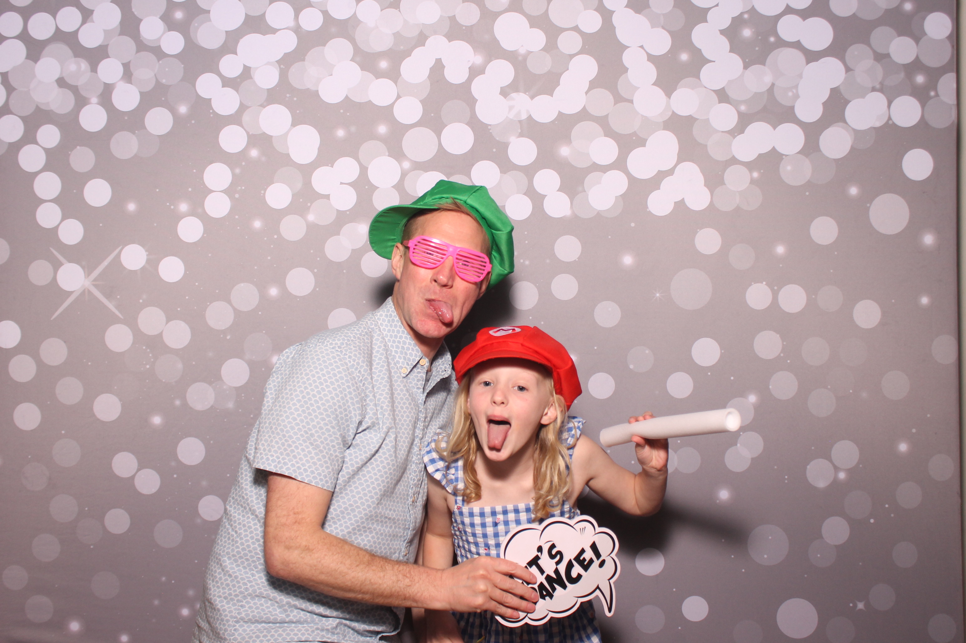 Mariemount Father Daughter Dance | View more photos from the event at gallery.photoboothcincy.com/u/PhotoBoothCincy/Mariemount-Father-Daughter-Dance-1