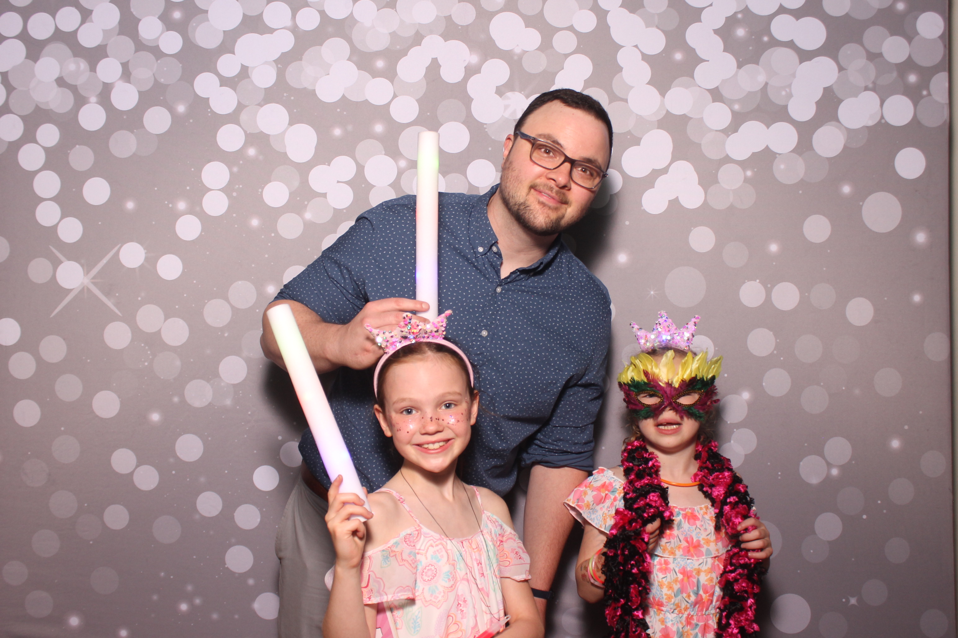Mariemount Father Daughter Dance | View more photos from the event at gallery.photoboothcincy.com/u/PhotoBoothCincy/Mariemount-Father-Daughter-Dance-1