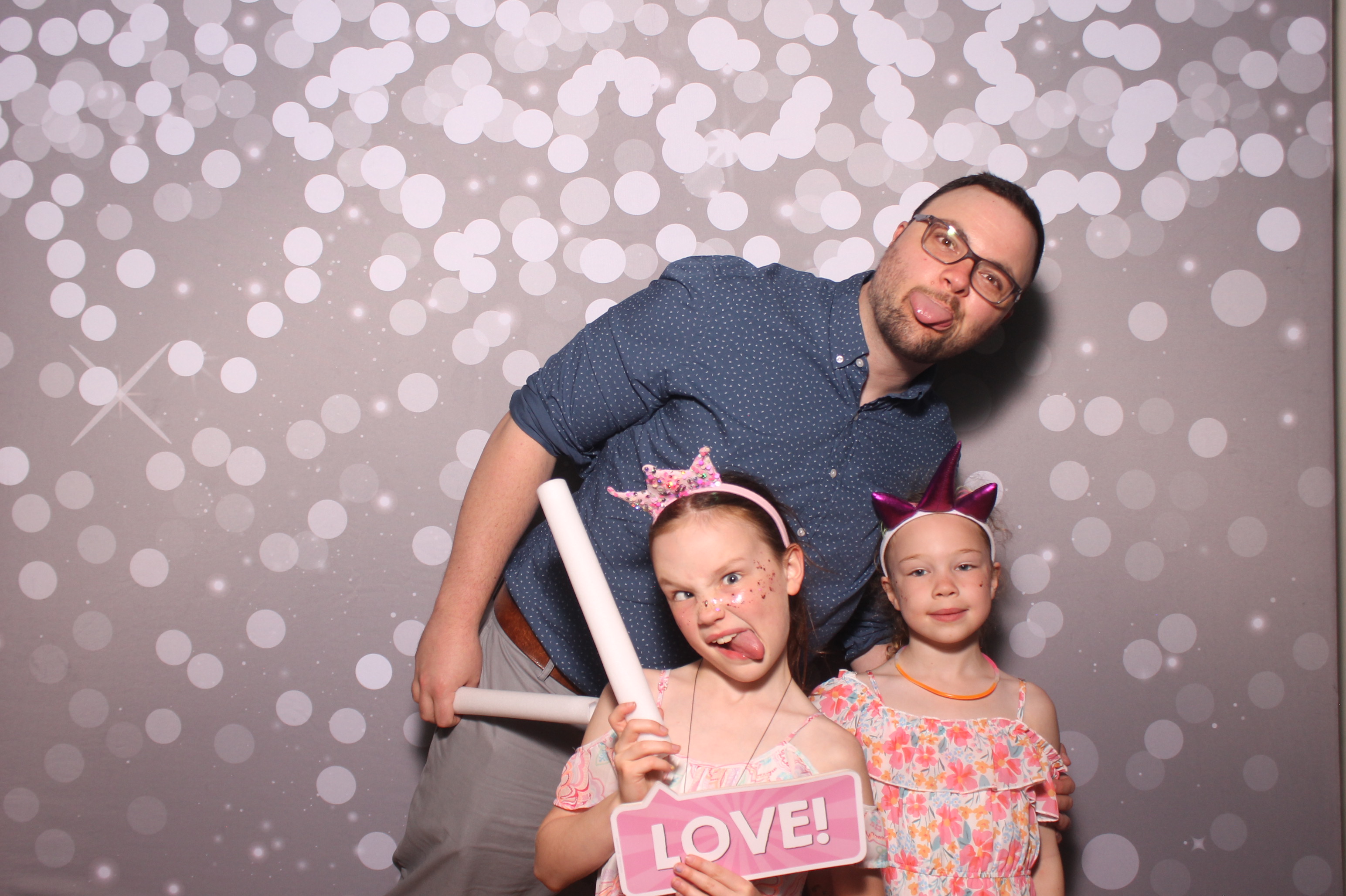 Mariemount Father Daughter Dance | View more photos from the event at gallery.photoboothcincy.com/u/PhotoBoothCincy/Mariemount-Father-Daughter-Dance-1