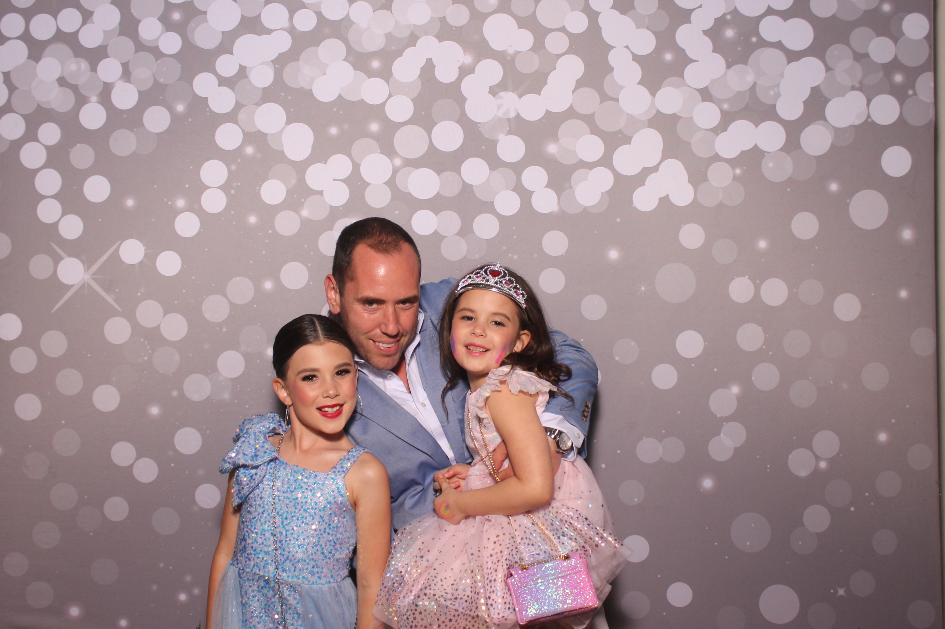 Mariemount Father Daughter Dance | View more photos from the event at gallery.photoboothcincy.com/u/PhotoBoothCincy/Mariemount-Father-Daughter-Dance-1