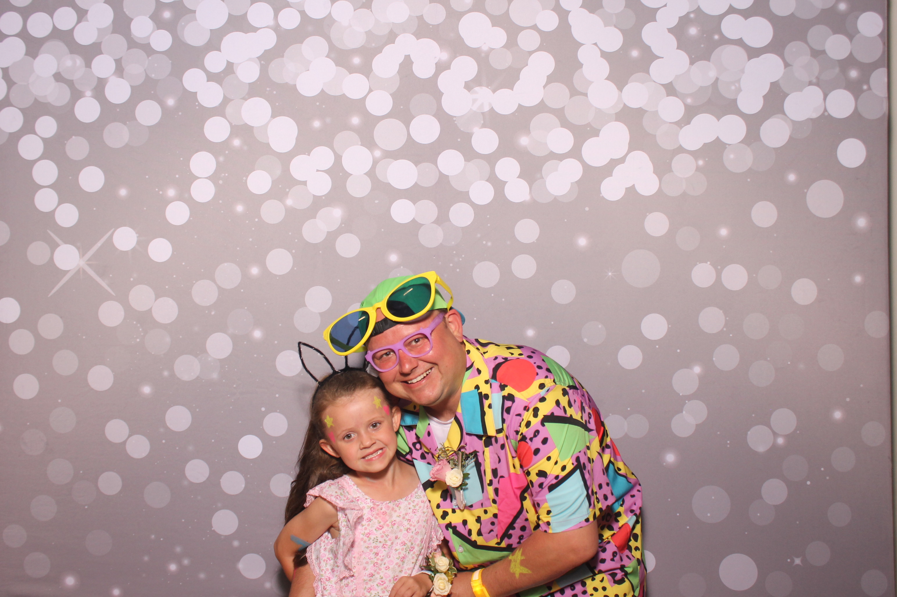 Mariemount Father Daughter Dance | View more photos from the event at gallery.photoboothcincy.com/u/PhotoBoothCincy/Mariemount-Father-Daughter-Dance-1