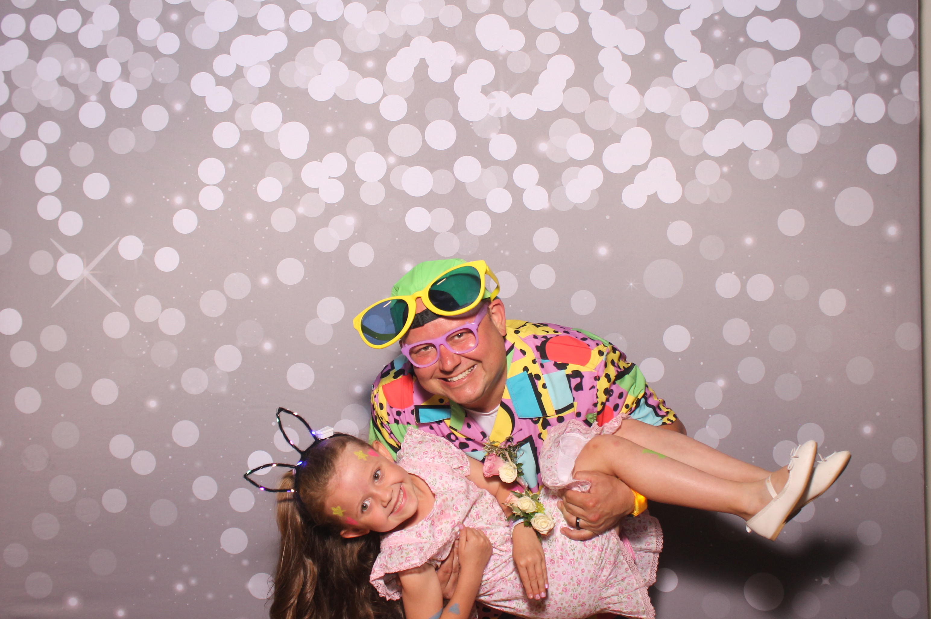 Mariemount Father Daughter Dance | View more photos from the event at gallery.photoboothcincy.com/u/PhotoBoothCincy/Mariemount-Father-Daughter-Dance-1