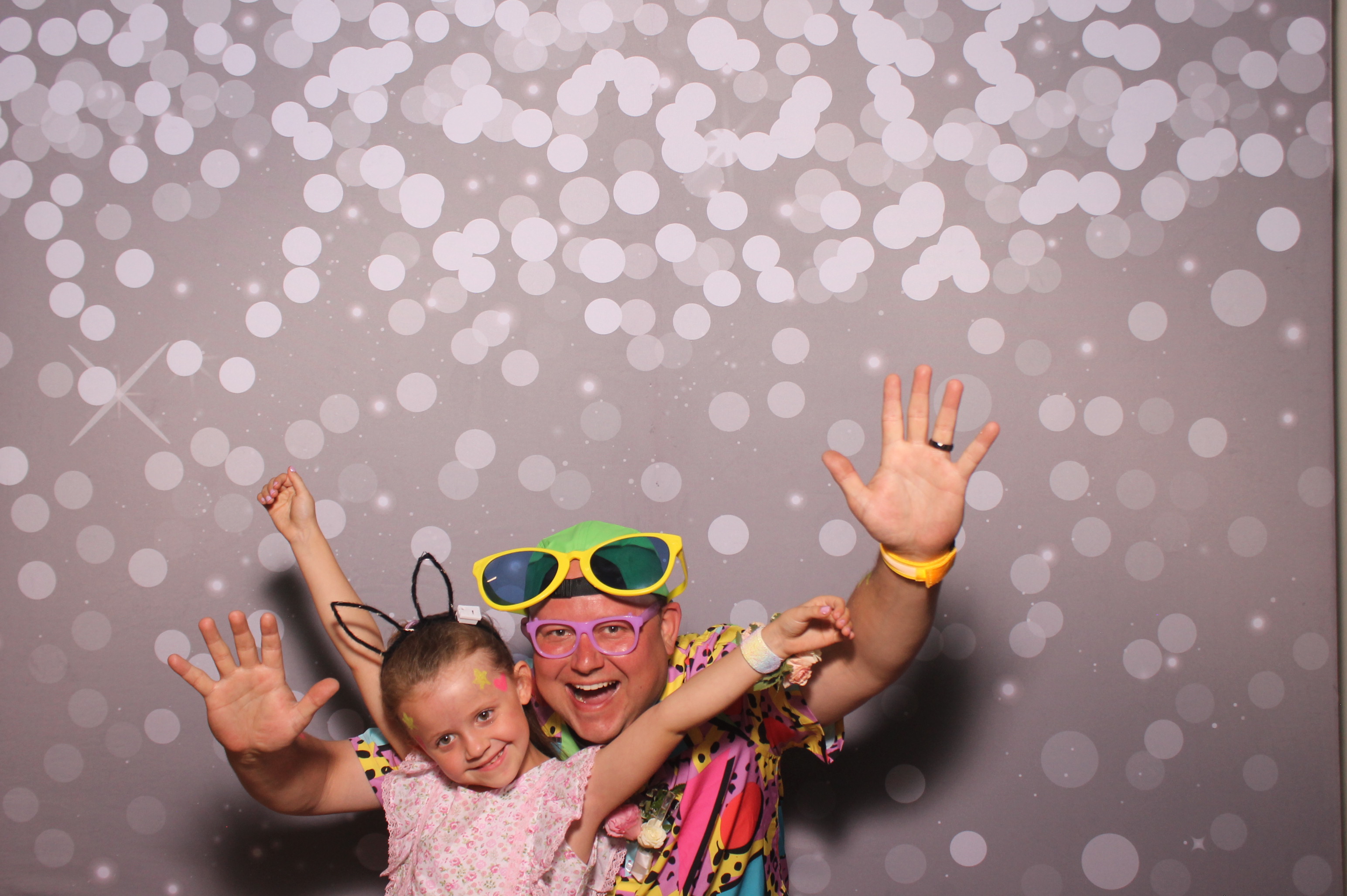 Mariemount Father Daughter Dance | View more photos from the event at gallery.photoboothcincy.com/u/PhotoBoothCincy/Mariemount-Father-Daughter-Dance-1