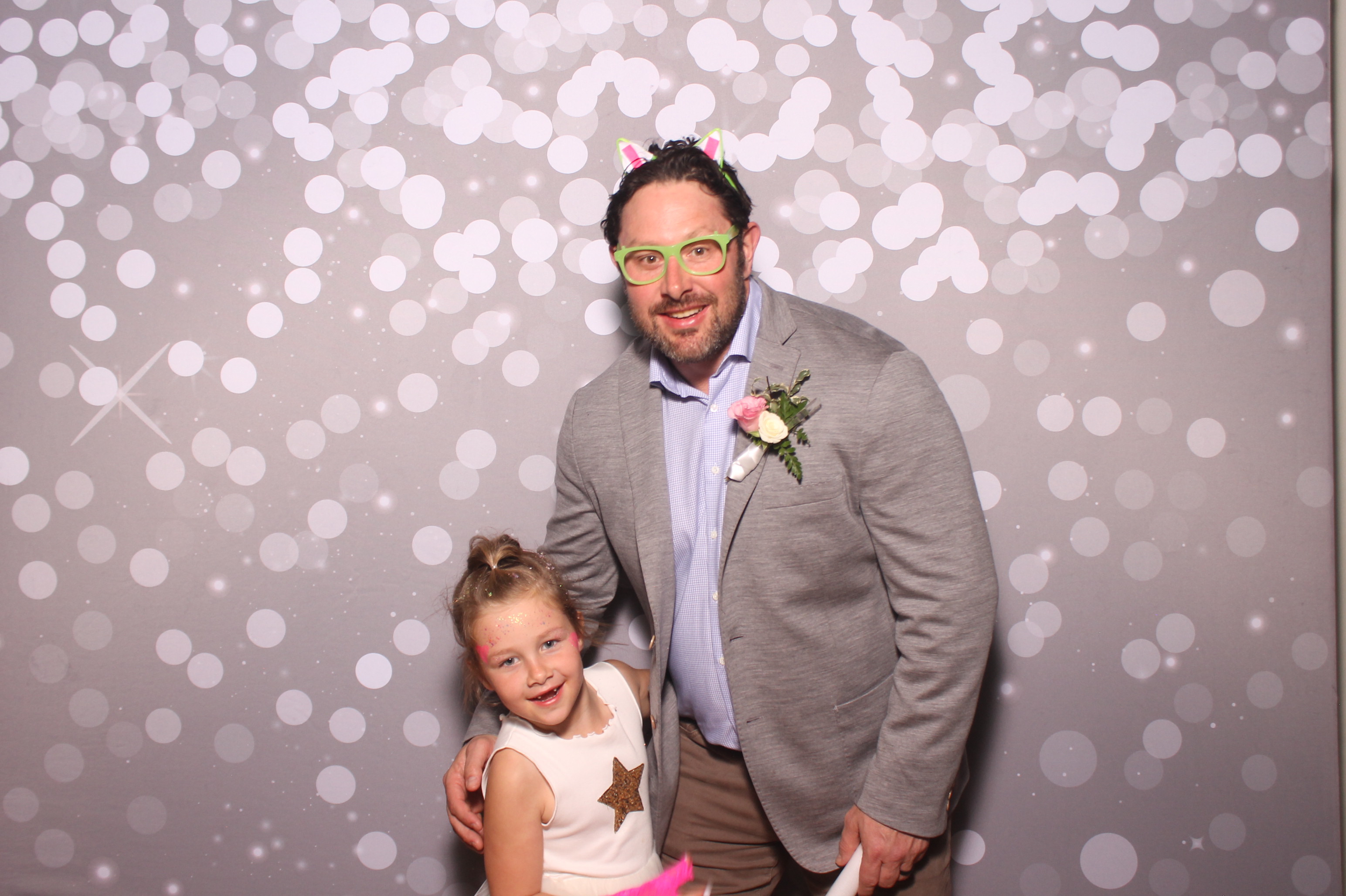 Mariemount Father Daughter Dance | View more photos from the event at gallery.photoboothcincy.com/u/PhotoBoothCincy/Mariemount-Father-Daughter-Dance-1