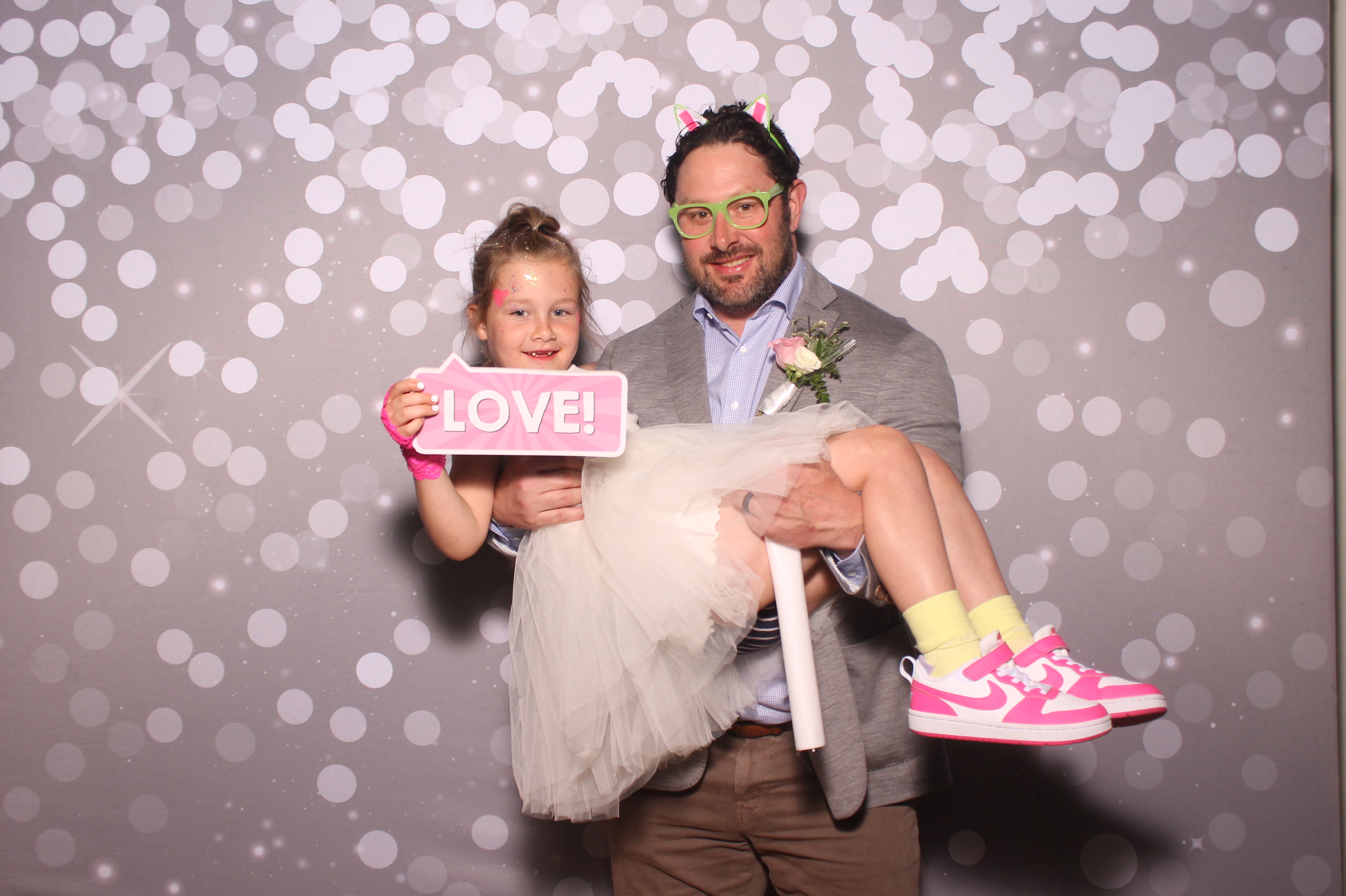 Mariemount Father Daughter Dance | View more photos from the event at gallery.photoboothcincy.com/u/PhotoBoothCincy/Mariemount-Father-Daughter-Dance-1