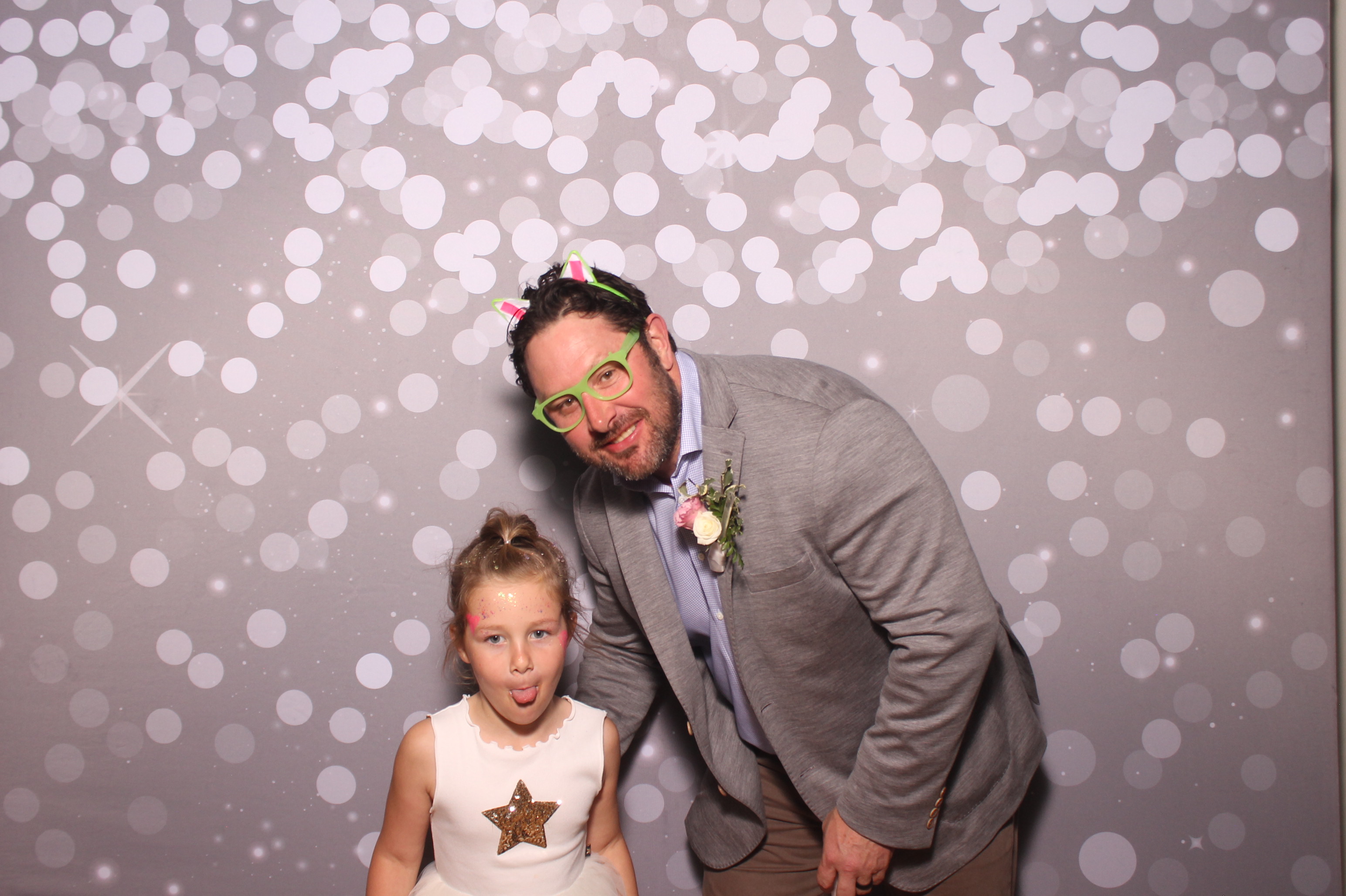 Mariemount Father Daughter Dance | View more photos from the event at gallery.photoboothcincy.com/u/PhotoBoothCincy/Mariemount-Father-Daughter-Dance-1