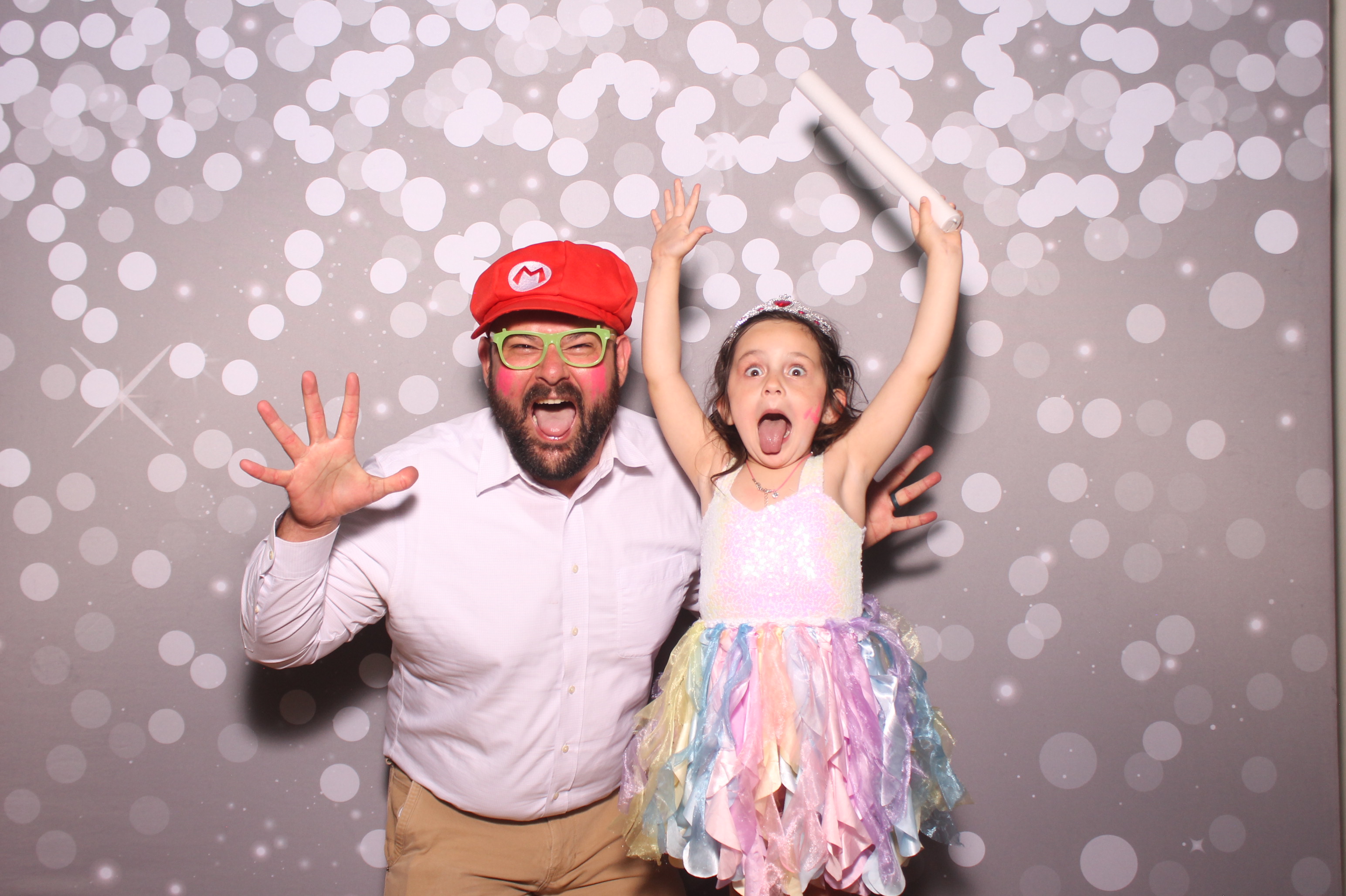 Mariemount Father Daughter Dance | View more photos from the event at gallery.photoboothcincy.com/u/PhotoBoothCincy/Mariemount-Father-Daughter-Dance-1
