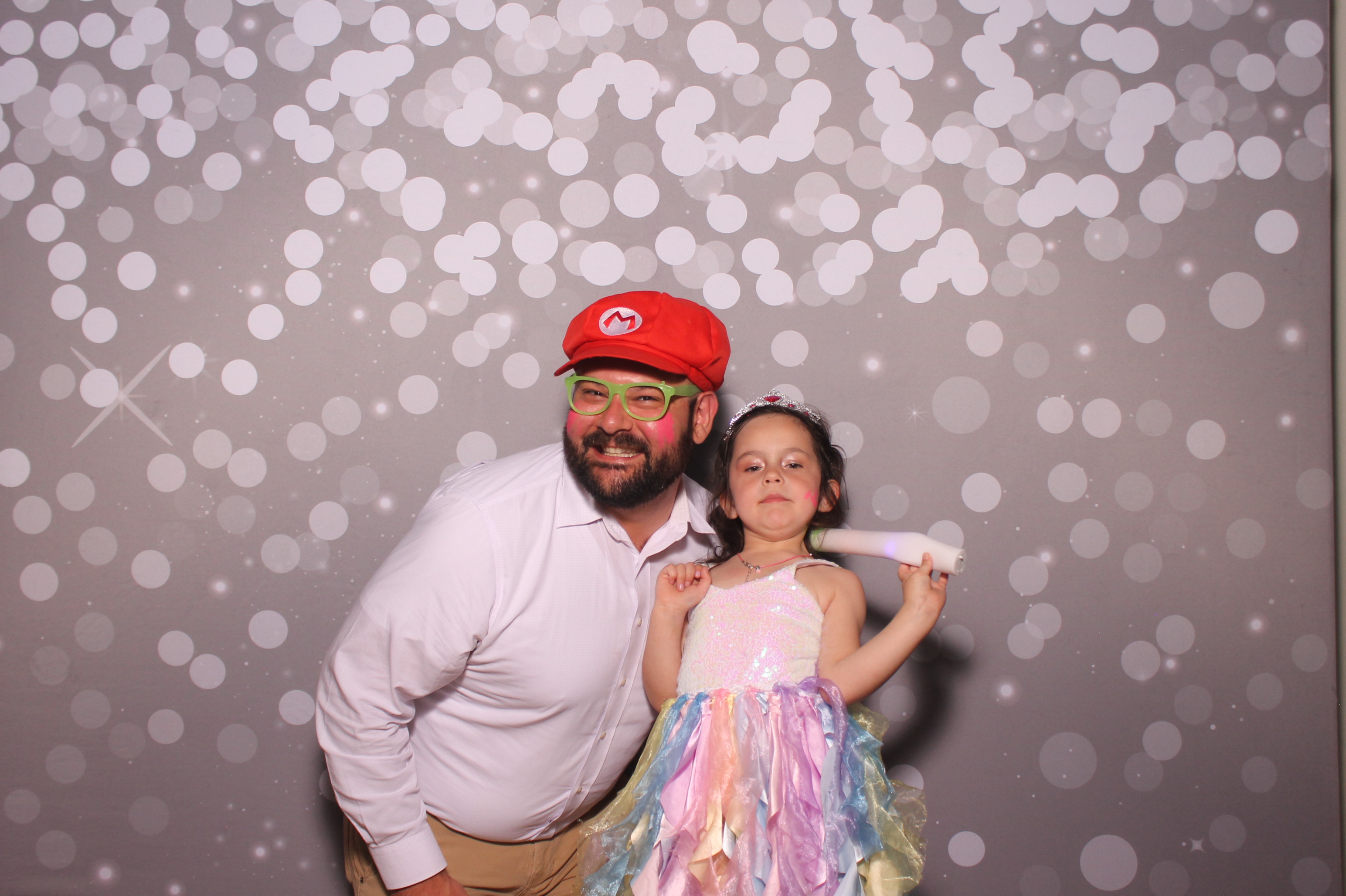 Mariemount Father Daughter Dance | View more photos from the event at gallery.photoboothcincy.com/u/PhotoBoothCincy/Mariemount-Father-Daughter-Dance-1
