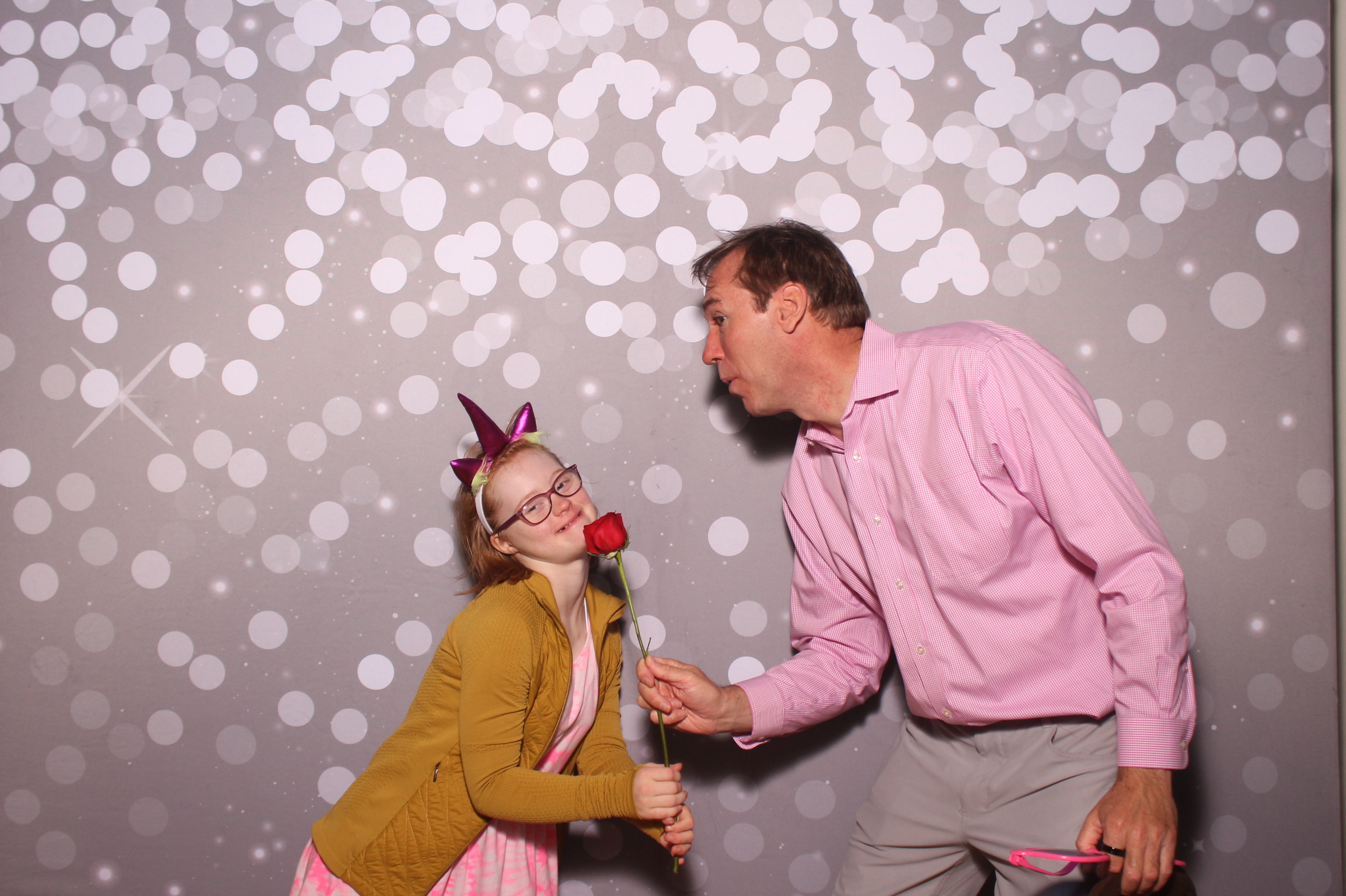 Mariemount Father Daughter Dance | View more photos from the event at gallery.photoboothcincy.com/u/PhotoBoothCincy/Mariemount-Father-Daughter-Dance-1