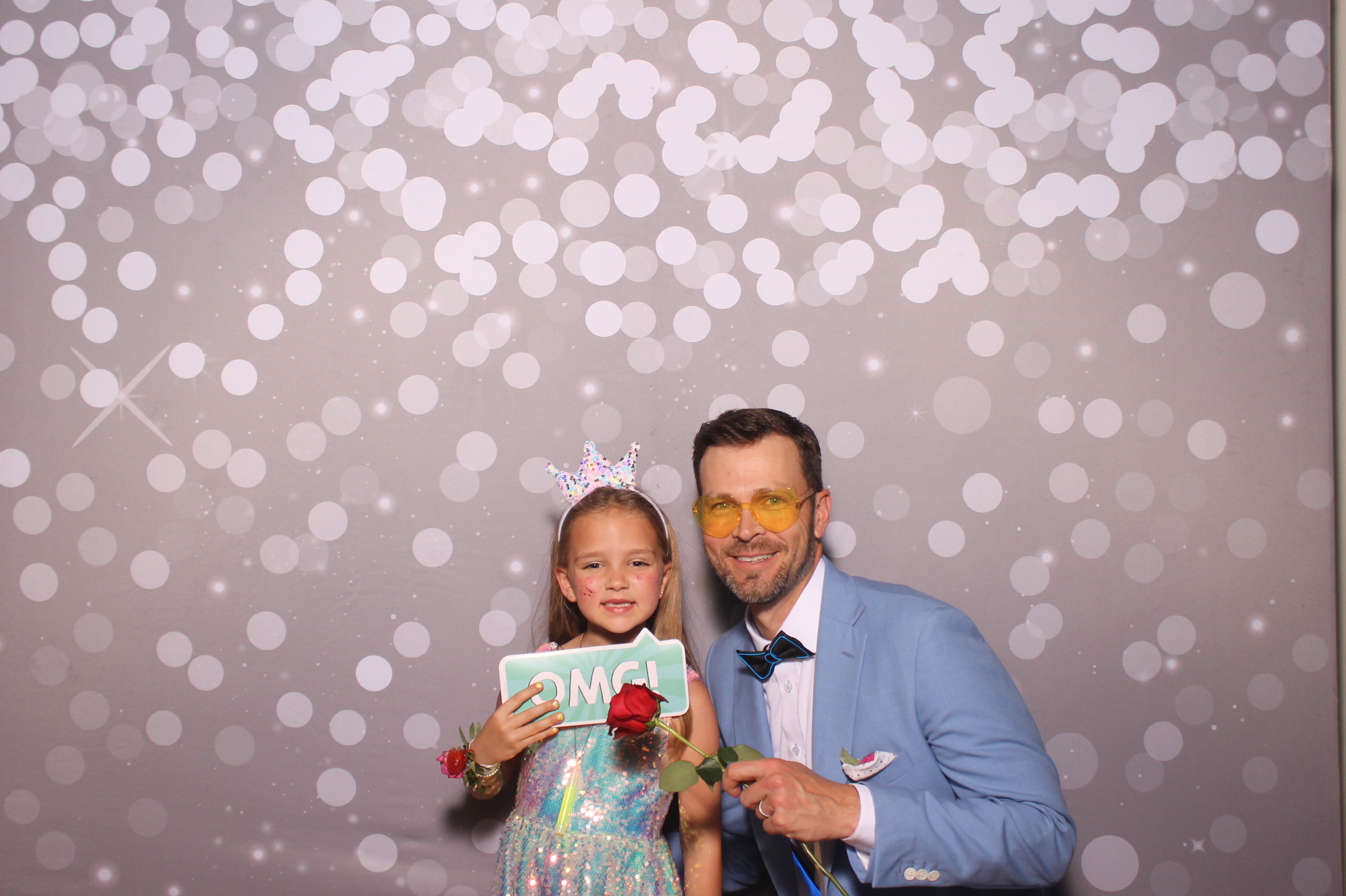 Mariemount Father Daughter Dance | View more photos from the event at gallery.photoboothcincy.com/u/PhotoBoothCincy/Mariemount-Father-Daughter-Dance-1