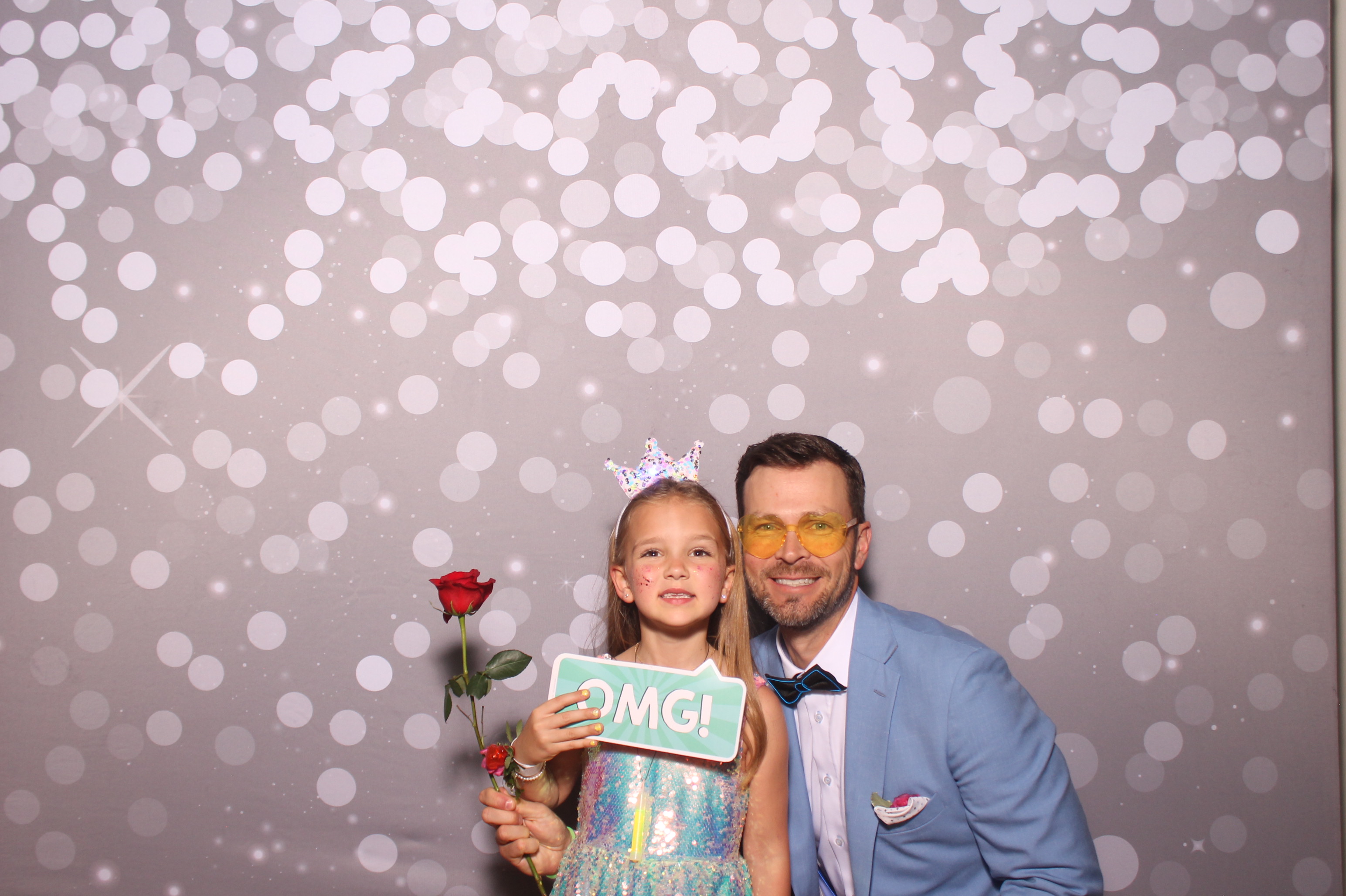 Mariemount Father Daughter Dance | View more photos from the event at gallery.photoboothcincy.com/u/PhotoBoothCincy/Mariemount-Father-Daughter-Dance-1