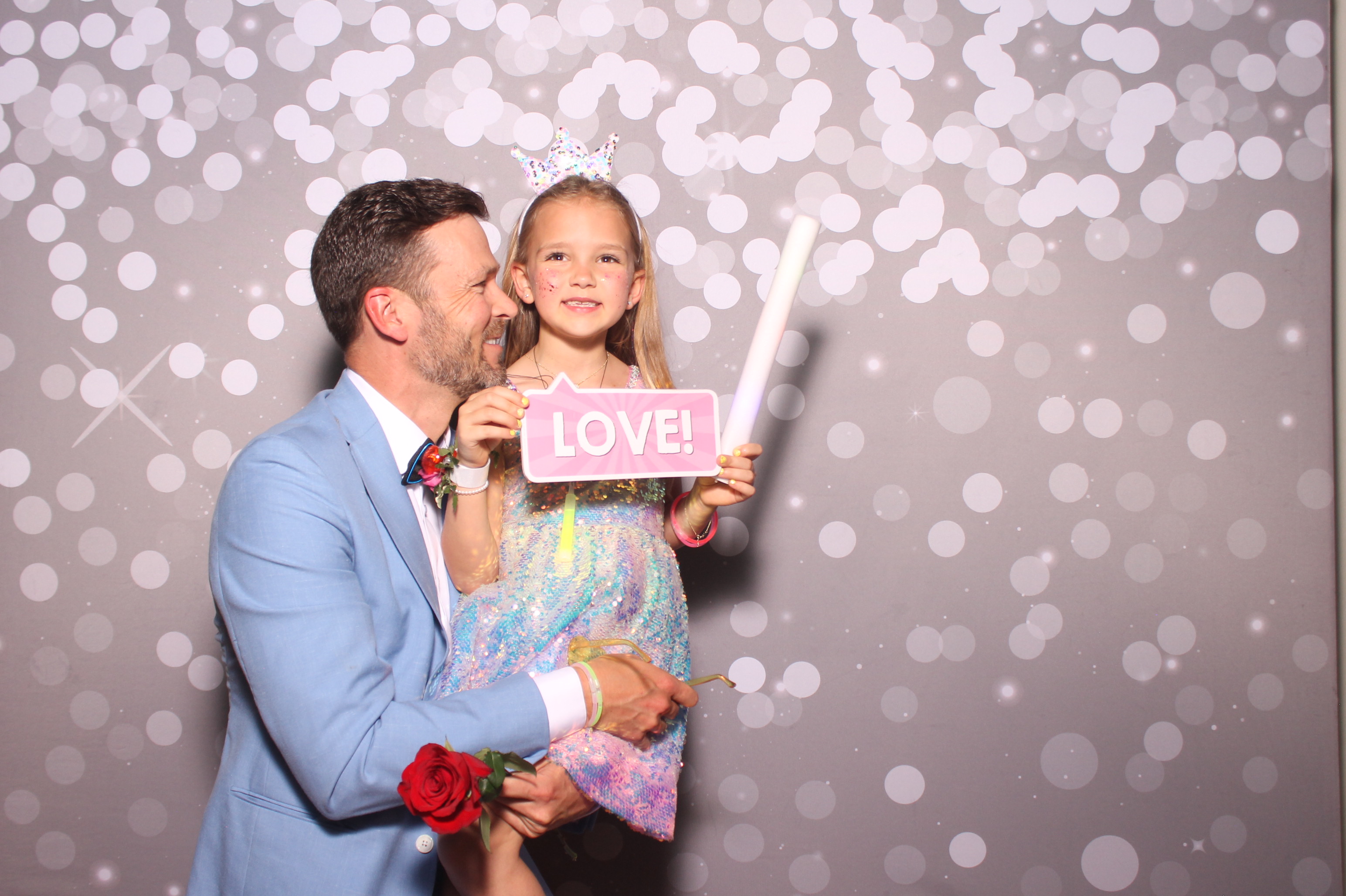 Mariemount Father Daughter Dance | View more photos from the event at gallery.photoboothcincy.com/u/PhotoBoothCincy/Mariemount-Father-Daughter-Dance-1
