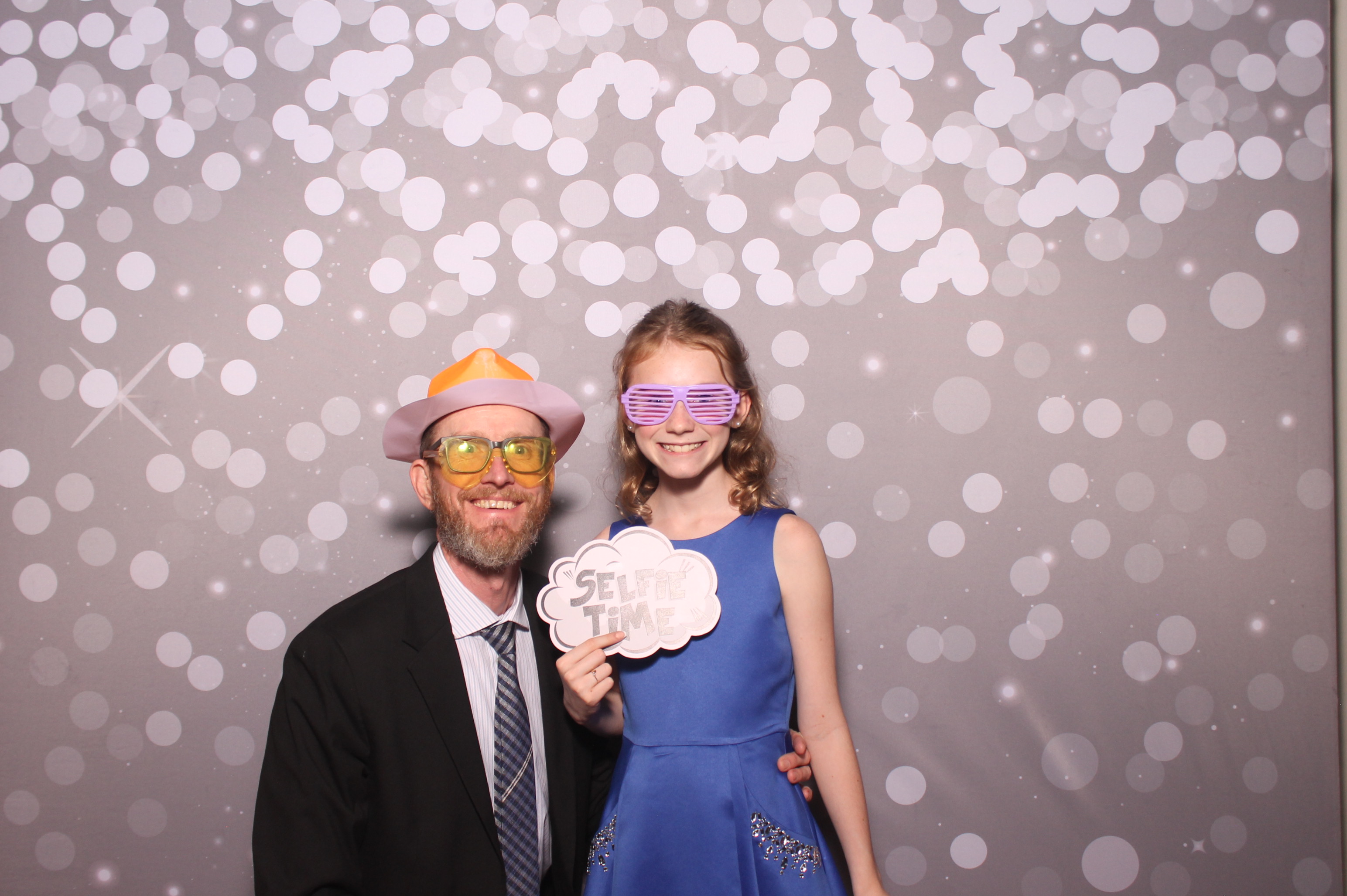 Mariemount Father Daughter Dance | View more photos from the event at gallery.photoboothcincy.com/u/PhotoBoothCincy/Mariemount-Father-Daughter-Dance-1