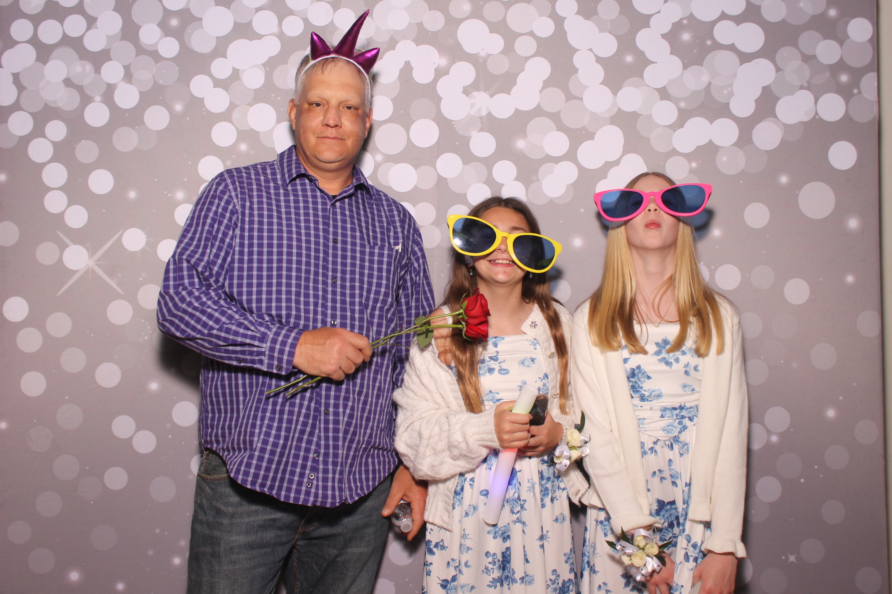 Mariemount Father Daughter Dance | View more photos from the event at gallery.photoboothcincy.com/u/PhotoBoothCincy/Mariemount-Father-Daughter-Dance-1