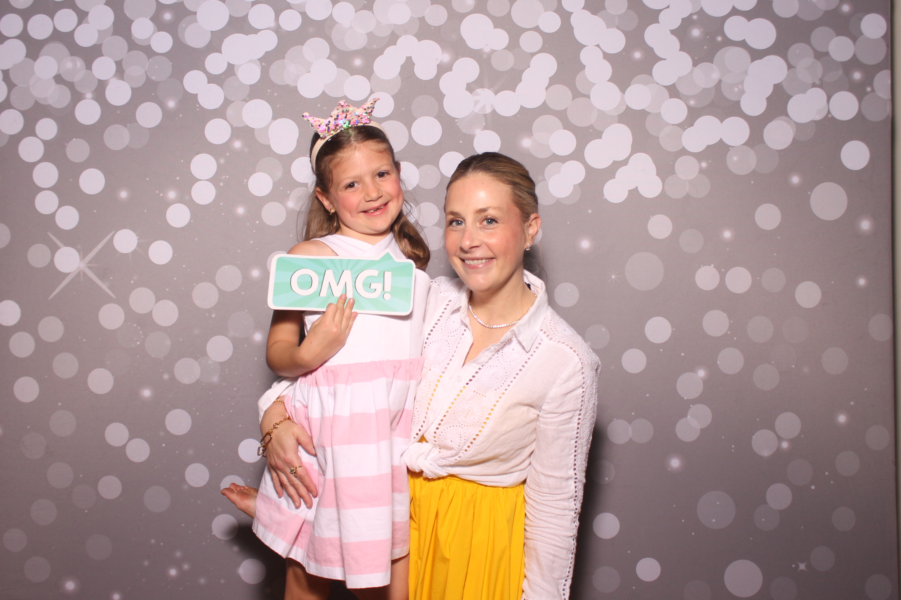 Mariemount Father Daughter Dance | View more photos from the event at gallery.photoboothcincy.com/u/PhotoBoothCincy/Mariemount-Father-Daughter-Dance-1