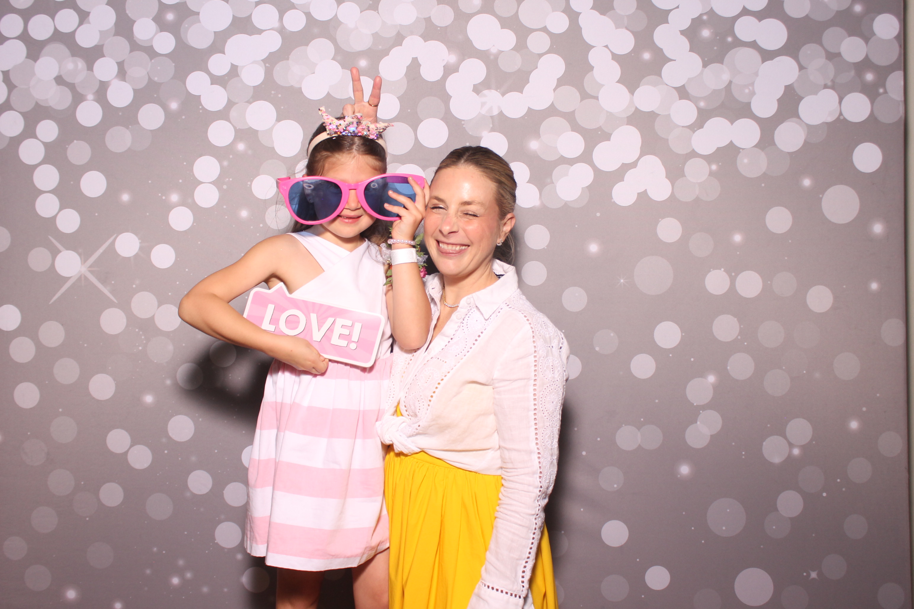 Mariemount Father Daughter Dance | View more photos from the event at gallery.photoboothcincy.com/u/PhotoBoothCincy/Mariemount-Father-Daughter-Dance-1