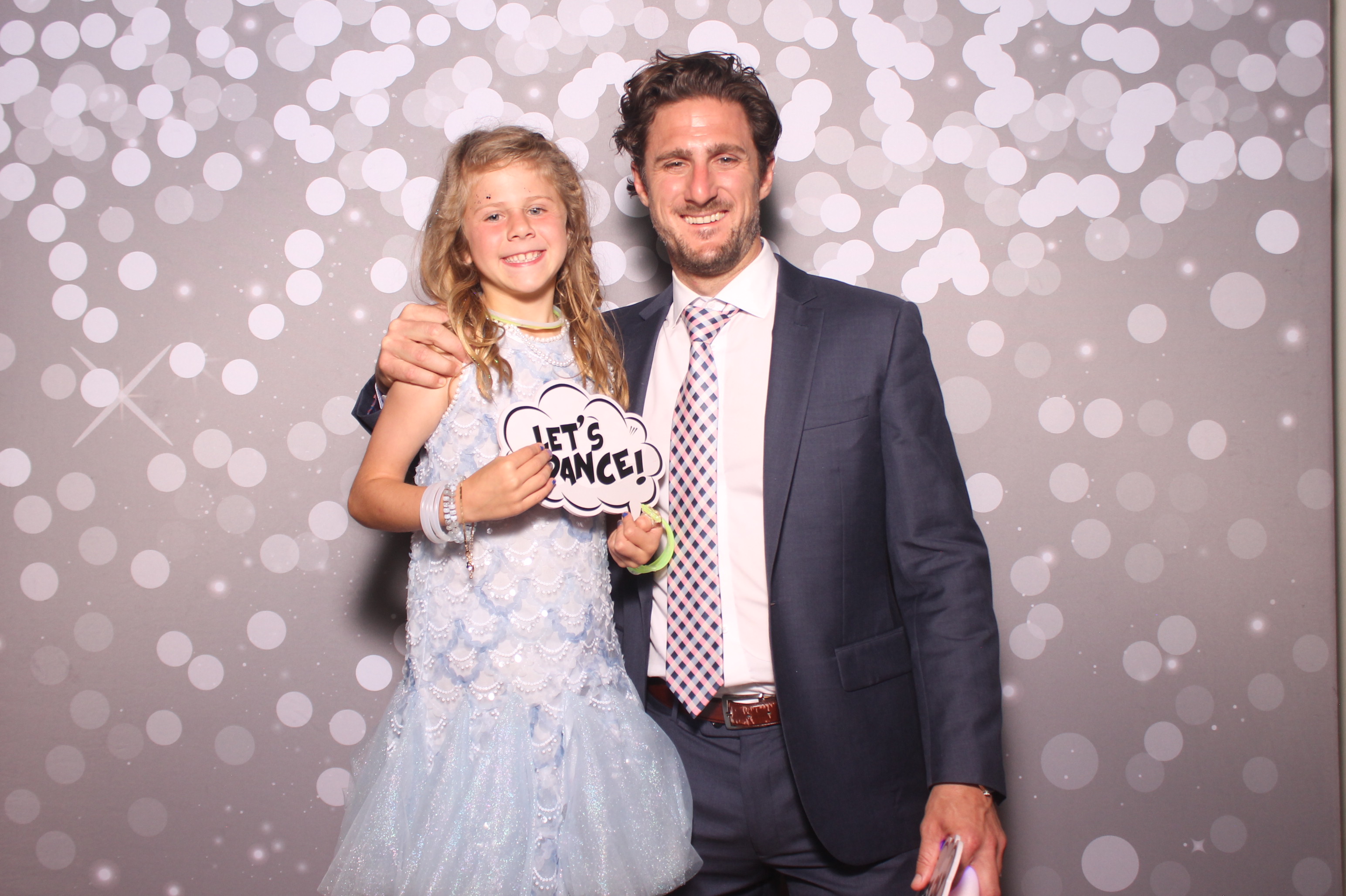 Mariemount Father Daughter Dance | View more photos from the event at gallery.photoboothcincy.com/u/PhotoBoothCincy/Mariemount-Father-Daughter-Dance-1