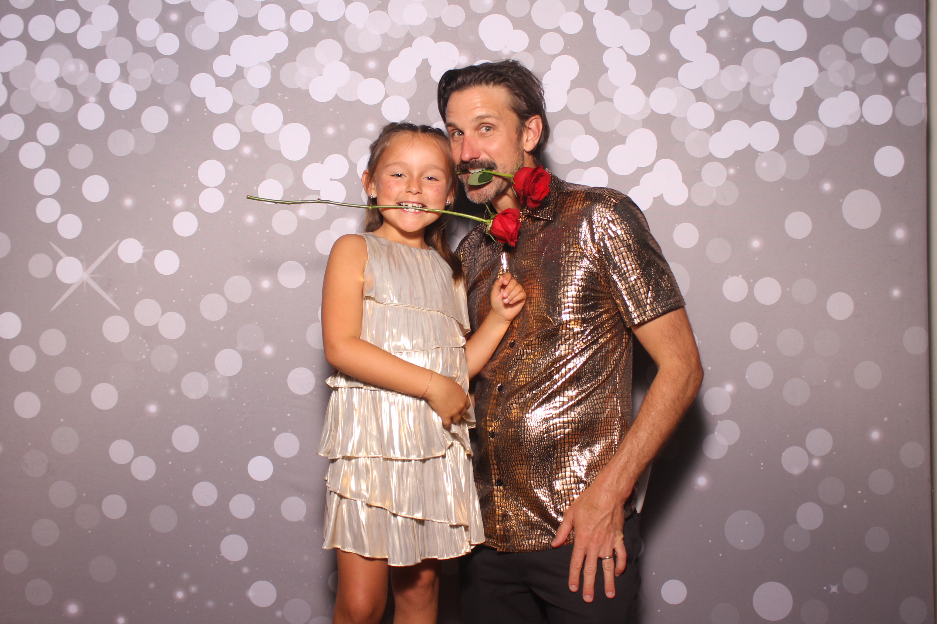 Mariemount Father Daughter Dance | View more photos from the event at gallery.photoboothcincy.com/u/PhotoBoothCincy/Mariemount-Father-Daughter-Dance-1