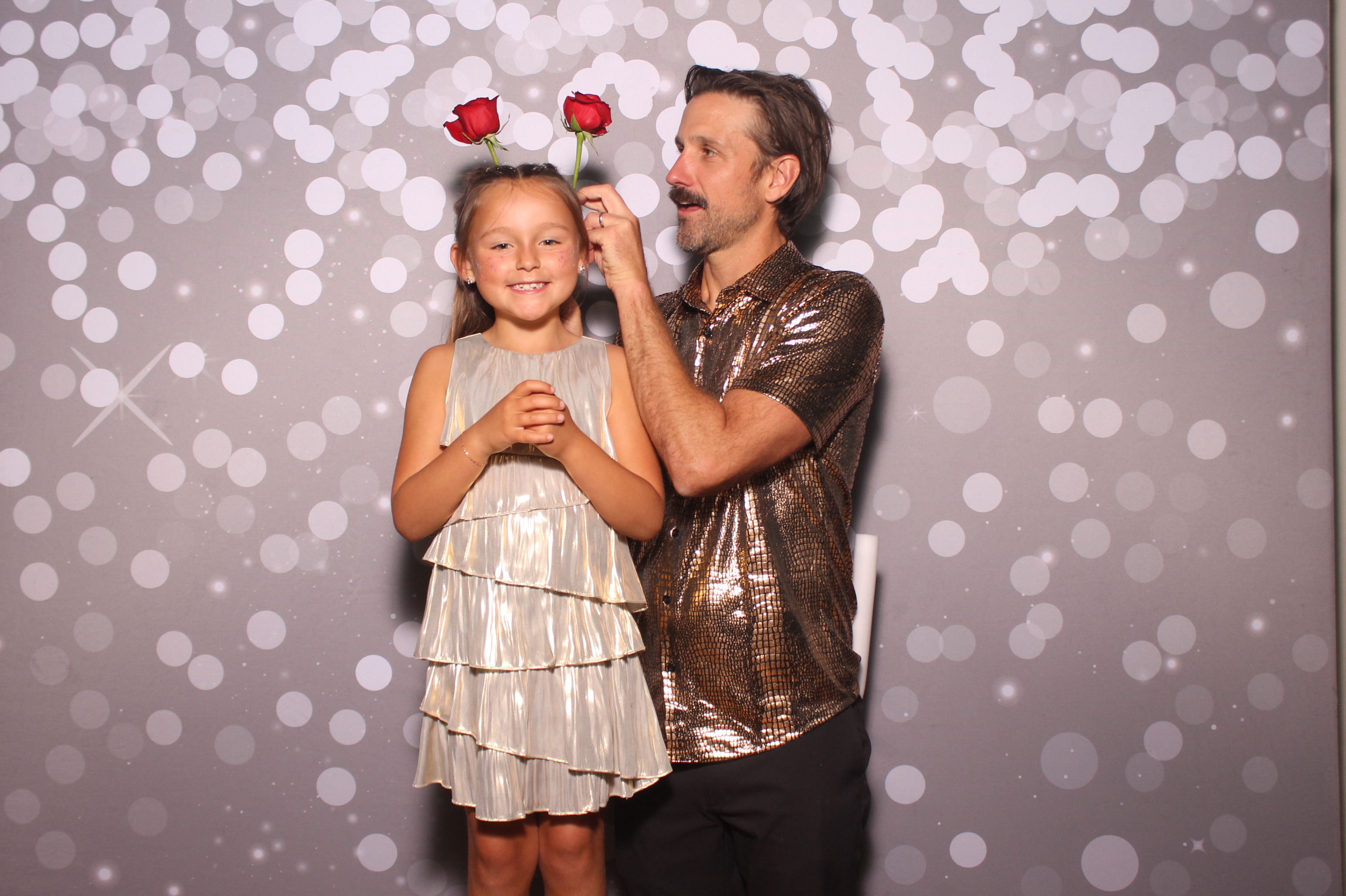 Mariemount Father Daughter Dance | View more photos from the event at gallery.photoboothcincy.com/u/PhotoBoothCincy/Mariemount-Father-Daughter-Dance-1