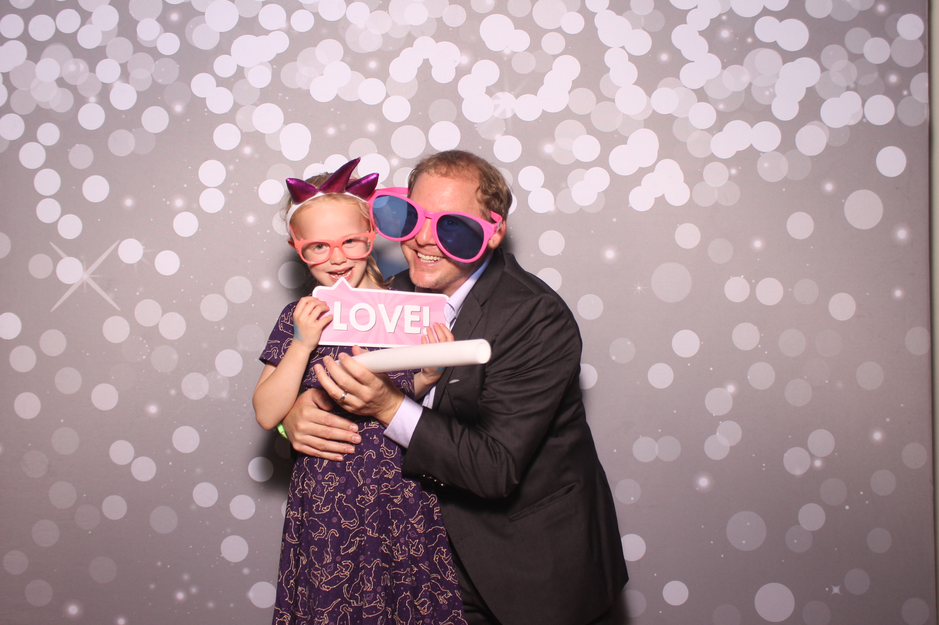 Mariemount Father Daughter Dance | View more photos from the event at gallery.photoboothcincy.com/u/PhotoBoothCincy/Mariemount-Father-Daughter-Dance-1