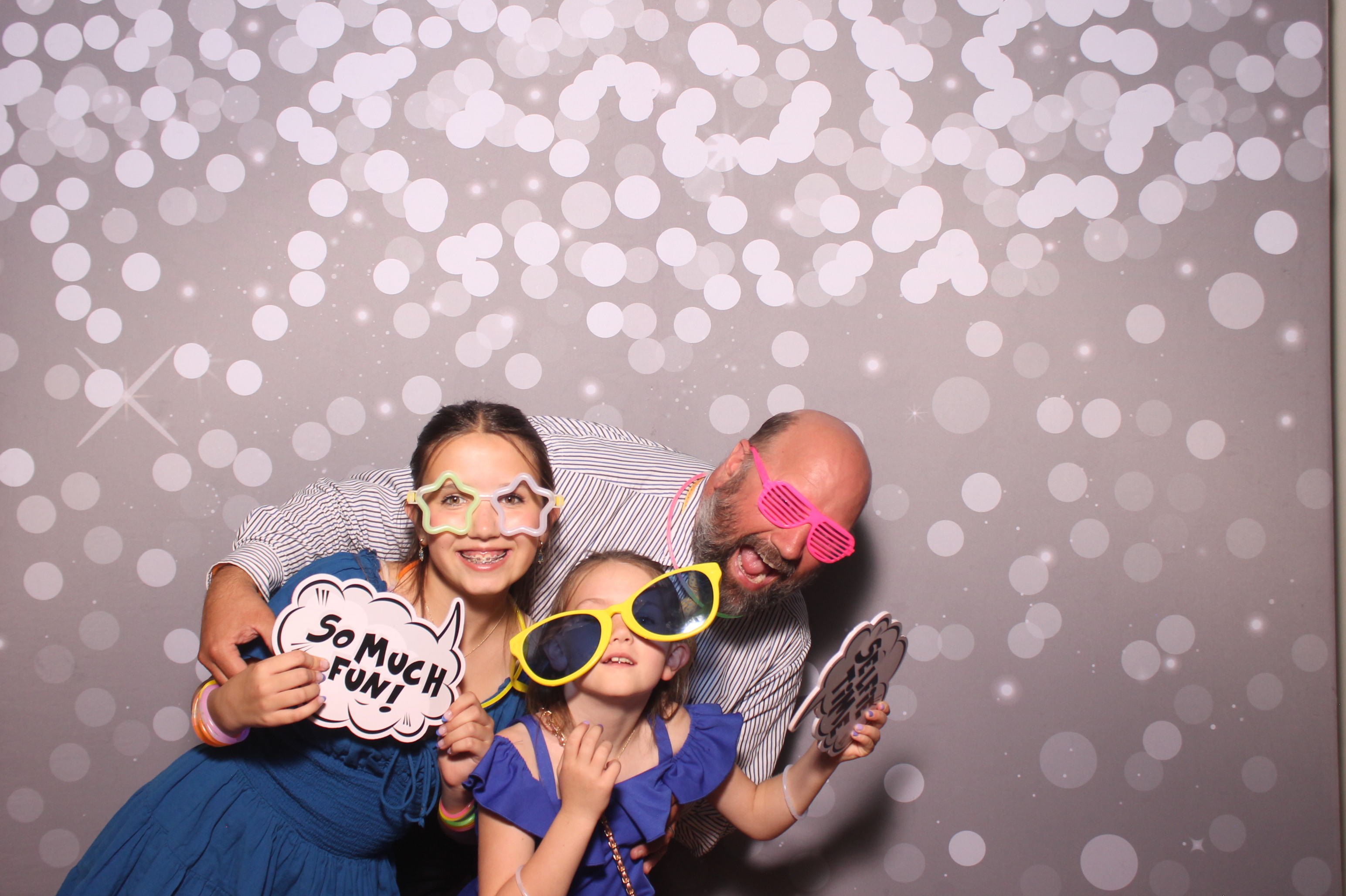 Mariemount Father Daughter Dance | View more photos from the event at gallery.photoboothcincy.com/u/PhotoBoothCincy/Mariemount-Father-Daughter-Dance-1
