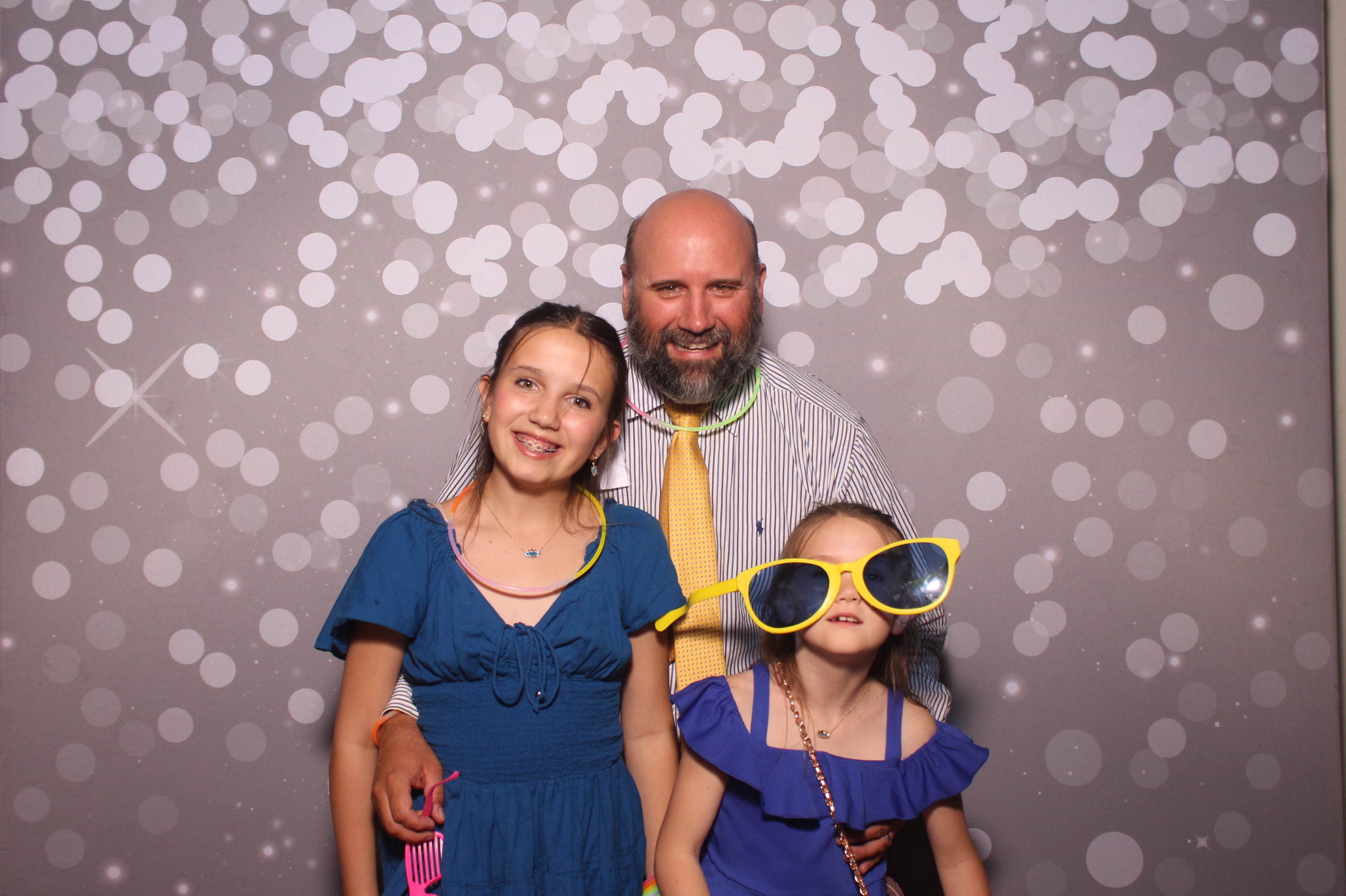 Mariemount Father Daughter Dance | View more photos from the event at gallery.photoboothcincy.com/u/PhotoBoothCincy/Mariemount-Father-Daughter-Dance-1