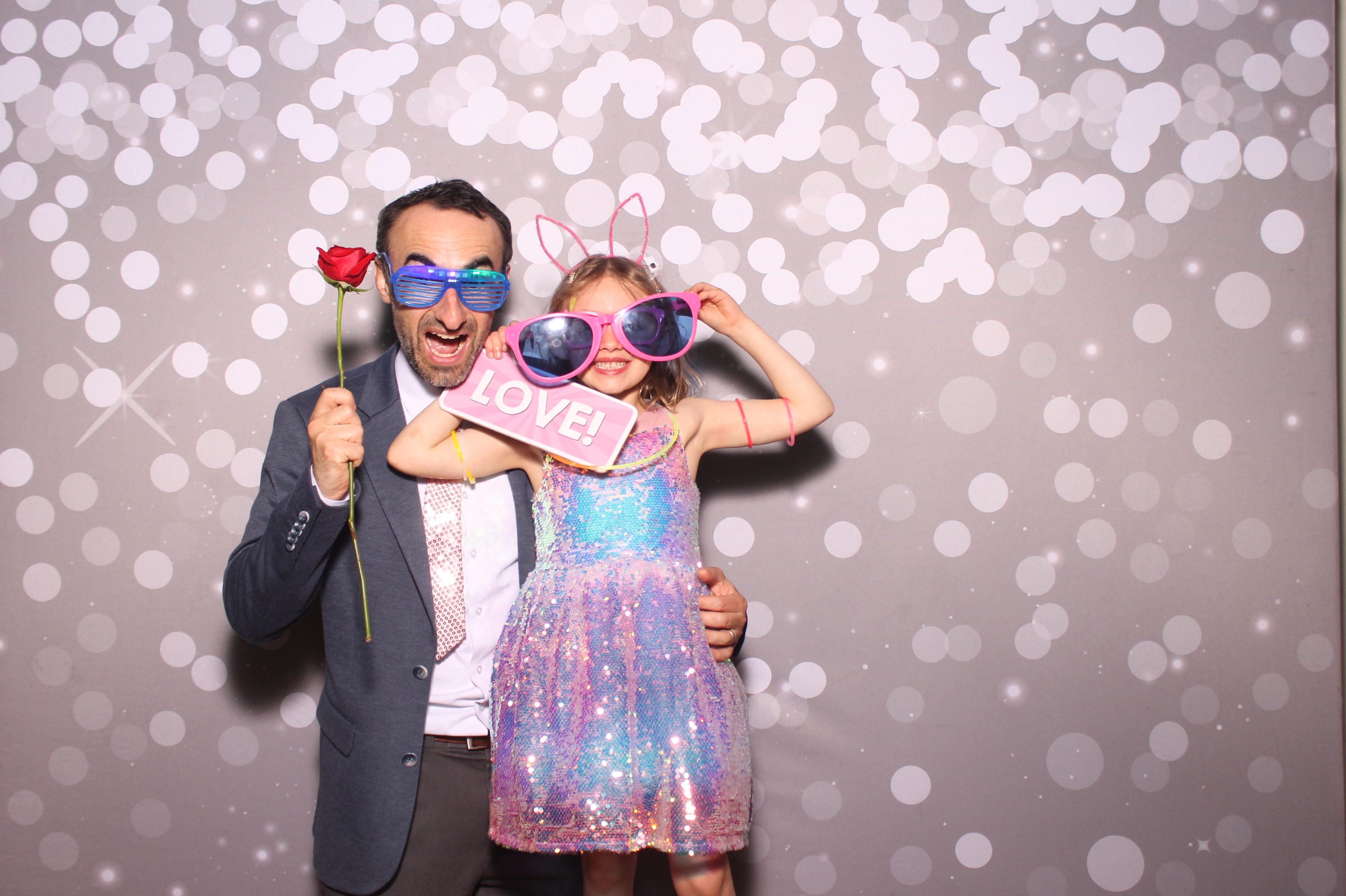 Mariemount Father Daughter Dance | View more photos from the event at gallery.photoboothcincy.com/u/PhotoBoothCincy/Mariemount-Father-Daughter-Dance-1