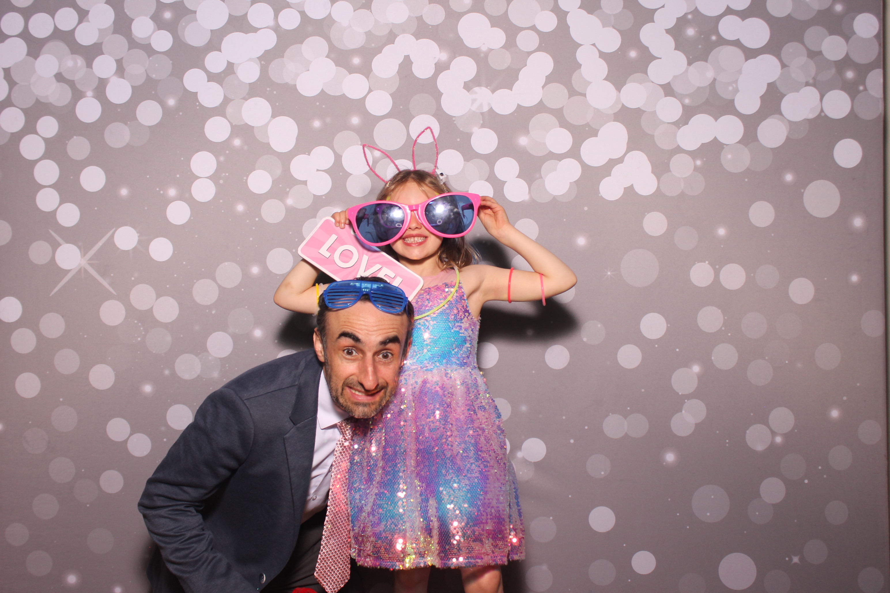 Mariemount Father Daughter Dance | View more photos from the event at gallery.photoboothcincy.com/u/PhotoBoothCincy/Mariemount-Father-Daughter-Dance-1
