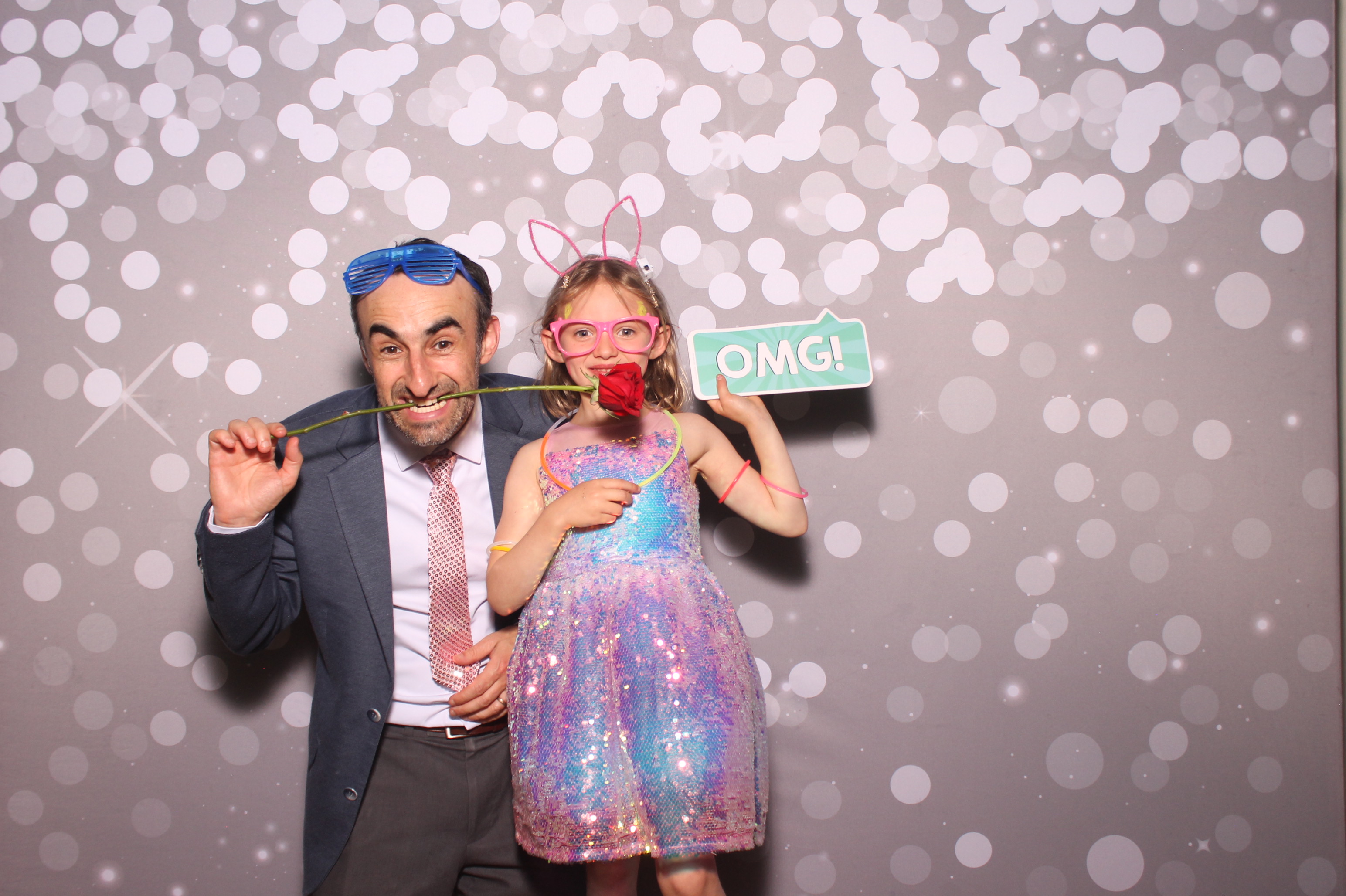 Mariemount Father Daughter Dance | View more photos from the event at gallery.photoboothcincy.com/u/PhotoBoothCincy/Mariemount-Father-Daughter-Dance-1