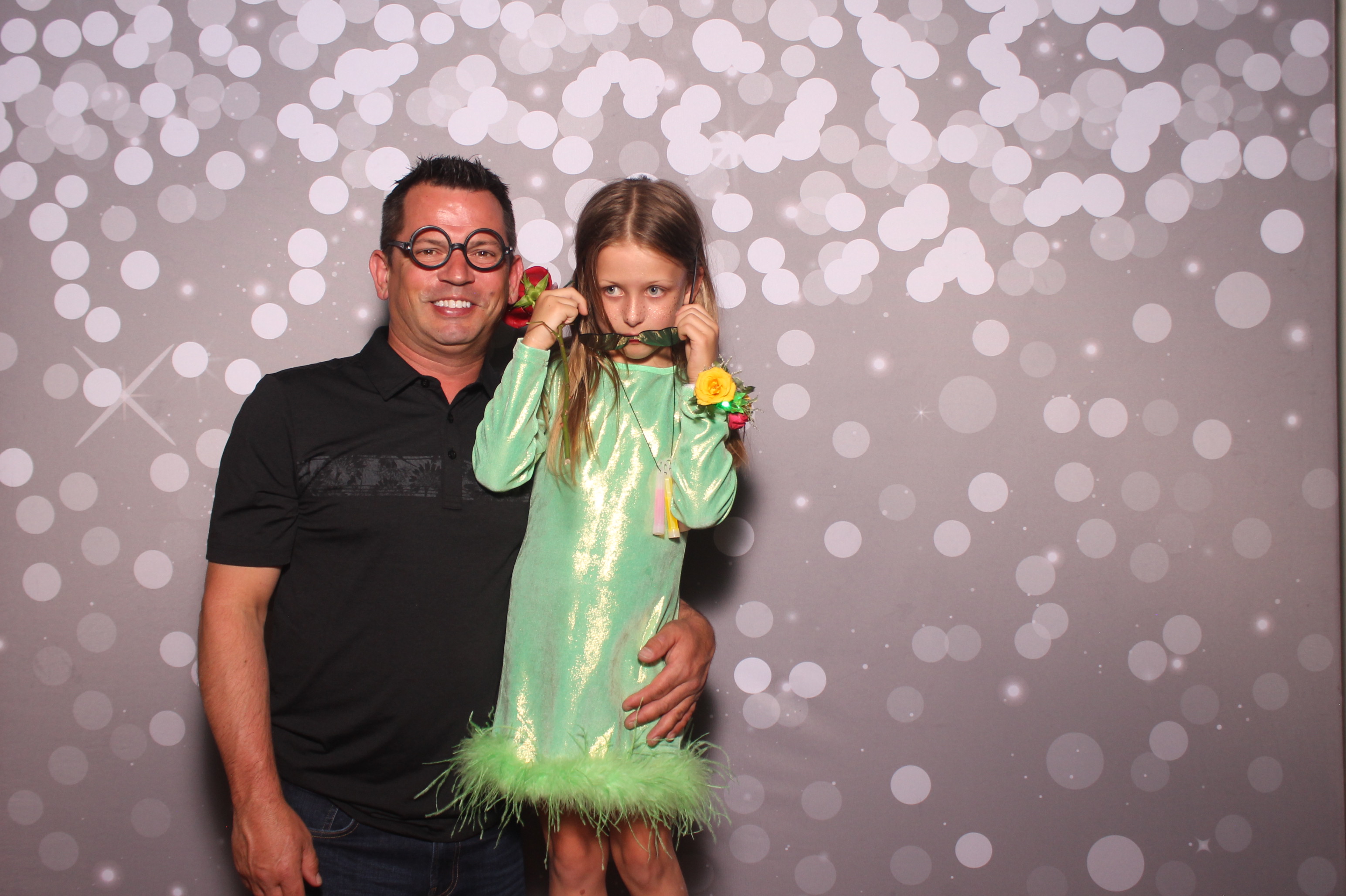 Mariemount Father Daughter Dance | View more photos from the event at gallery.photoboothcincy.com/u/PhotoBoothCincy/Mariemount-Father-Daughter-Dance-1