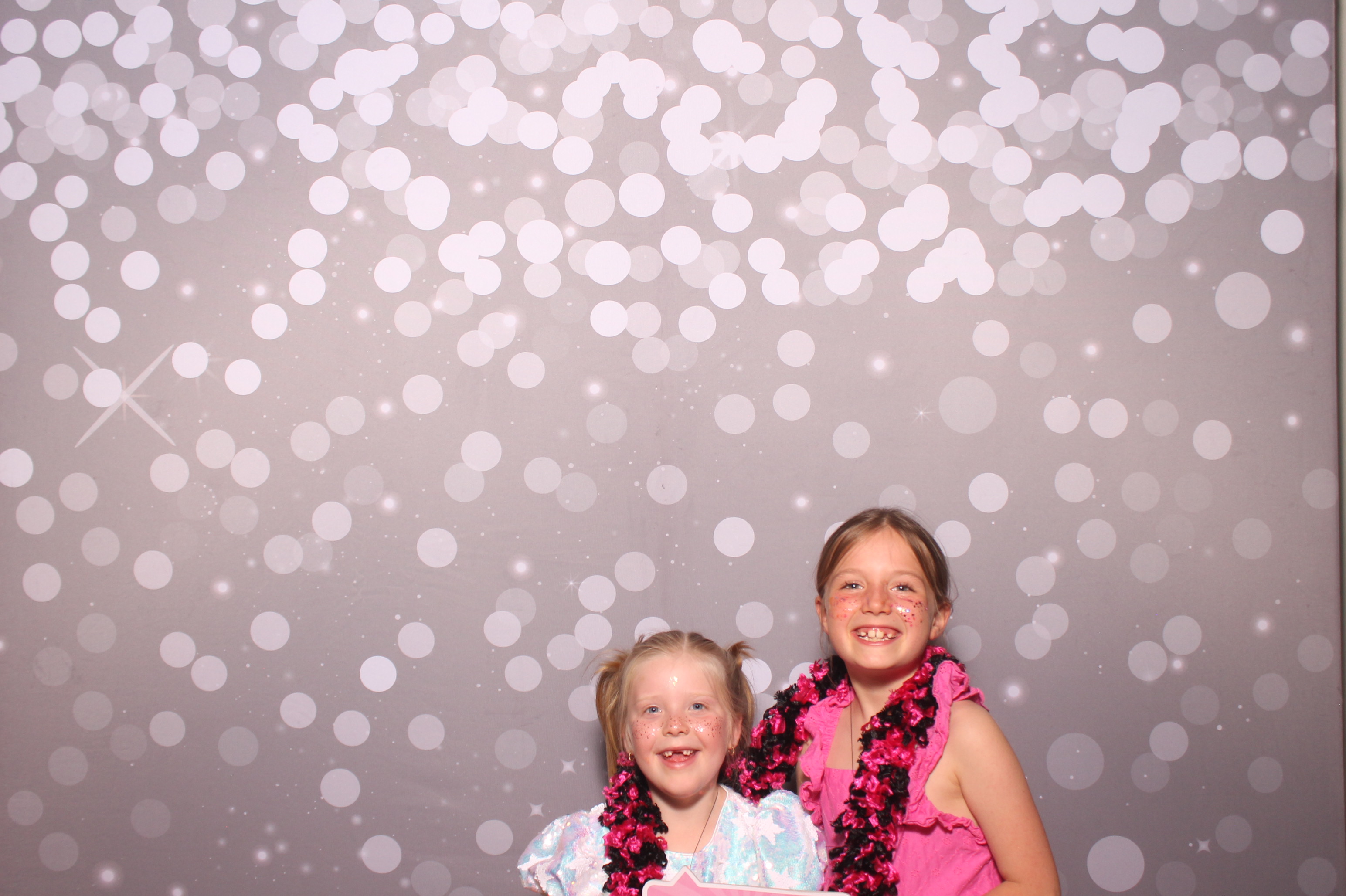 Mariemount Father Daughter Dance | View more photos from the event at gallery.photoboothcincy.com/u/PhotoBoothCincy/Mariemount-Father-Daughter-Dance-1