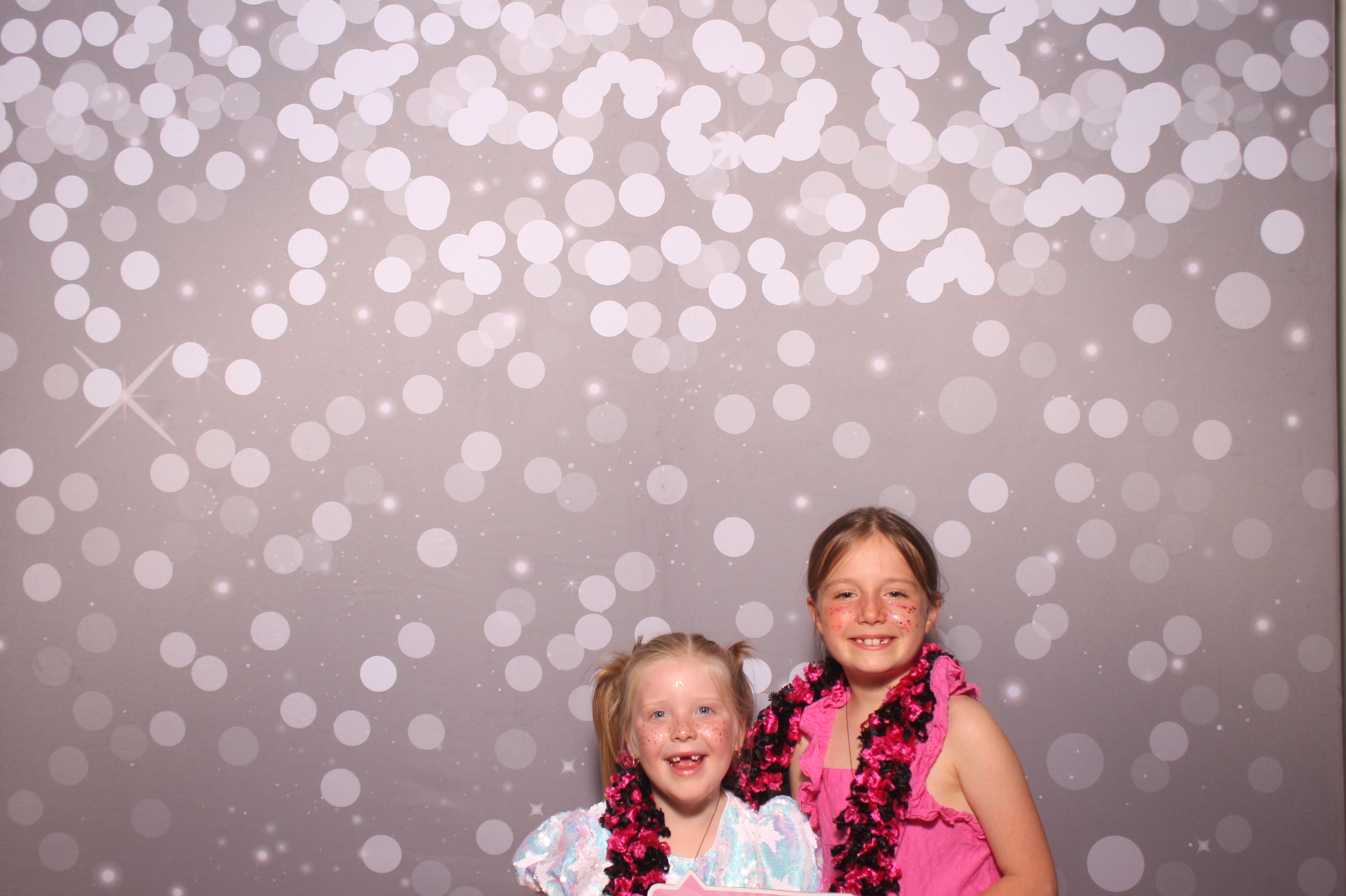 Mariemount Father Daughter Dance | View more photos from the event at gallery.photoboothcincy.com/u/PhotoBoothCincy/Mariemount-Father-Daughter-Dance-1