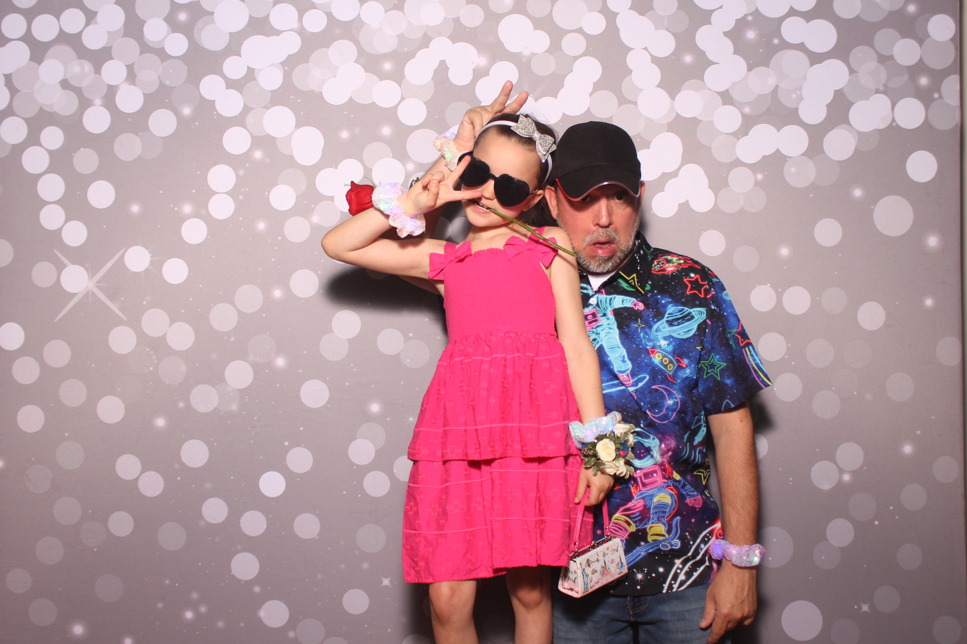 Mariemount Father Daughter Dance | View more photos from the event at gallery.photoboothcincy.com/u/PhotoBoothCincy/Mariemount-Father-Daughter-Dance-1
