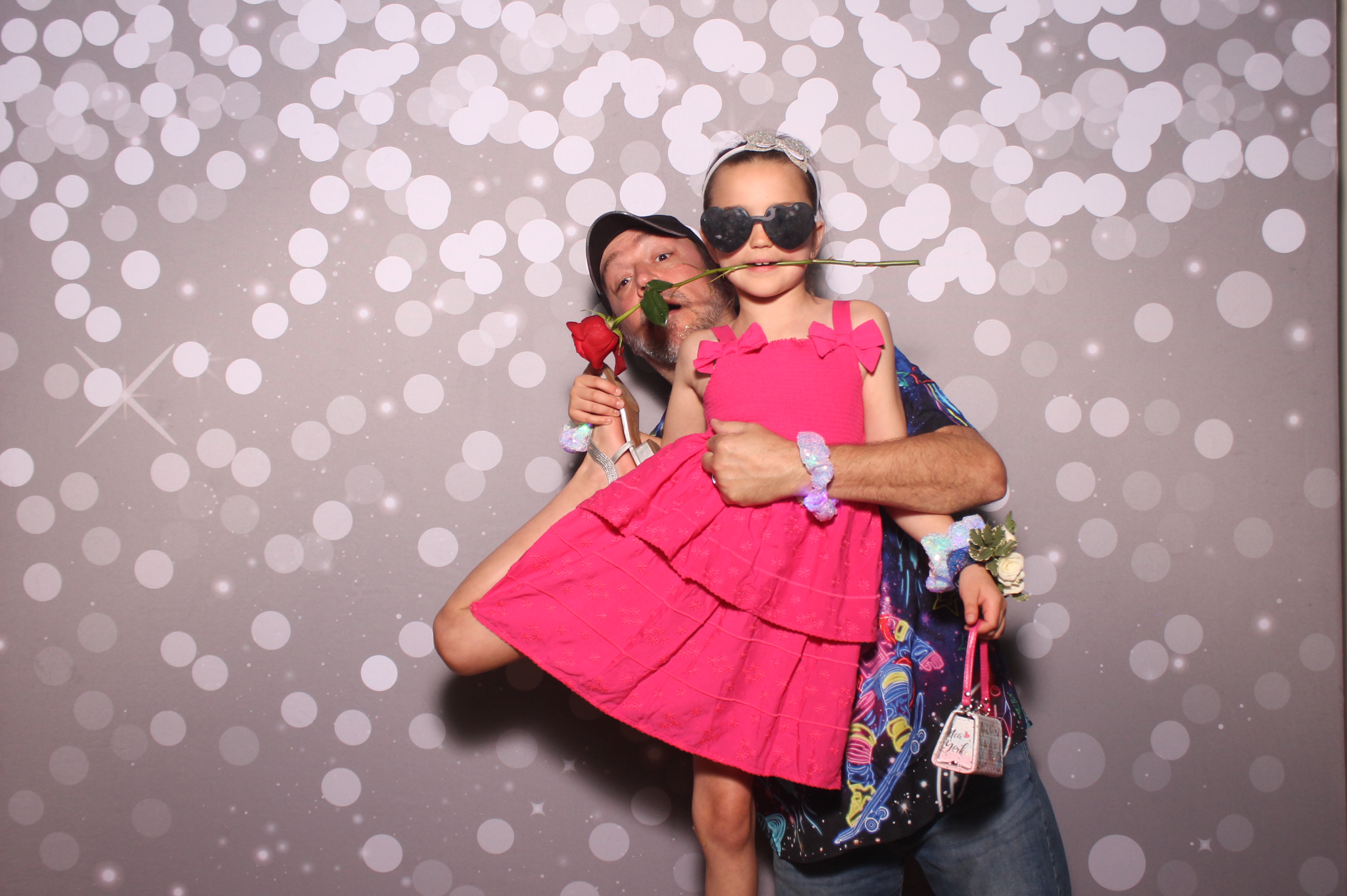 Mariemount Father Daughter Dance | View more photos from the event at gallery.photoboothcincy.com/u/PhotoBoothCincy/Mariemount-Father-Daughter-Dance-1