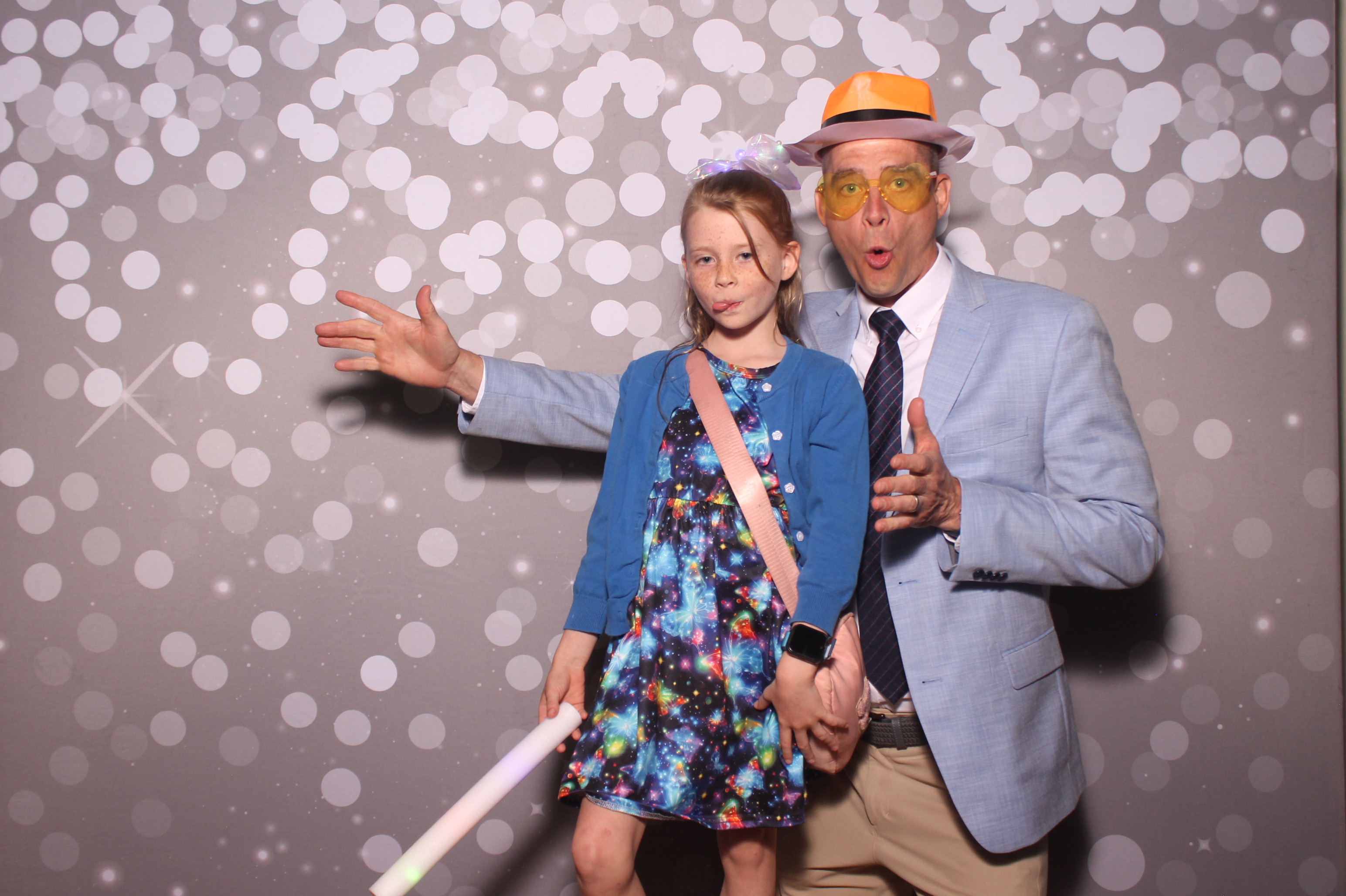 Mariemount Father Daughter Dance | View more photos from the event at gallery.photoboothcincy.com/u/PhotoBoothCincy/Mariemount-Father-Daughter-Dance-1