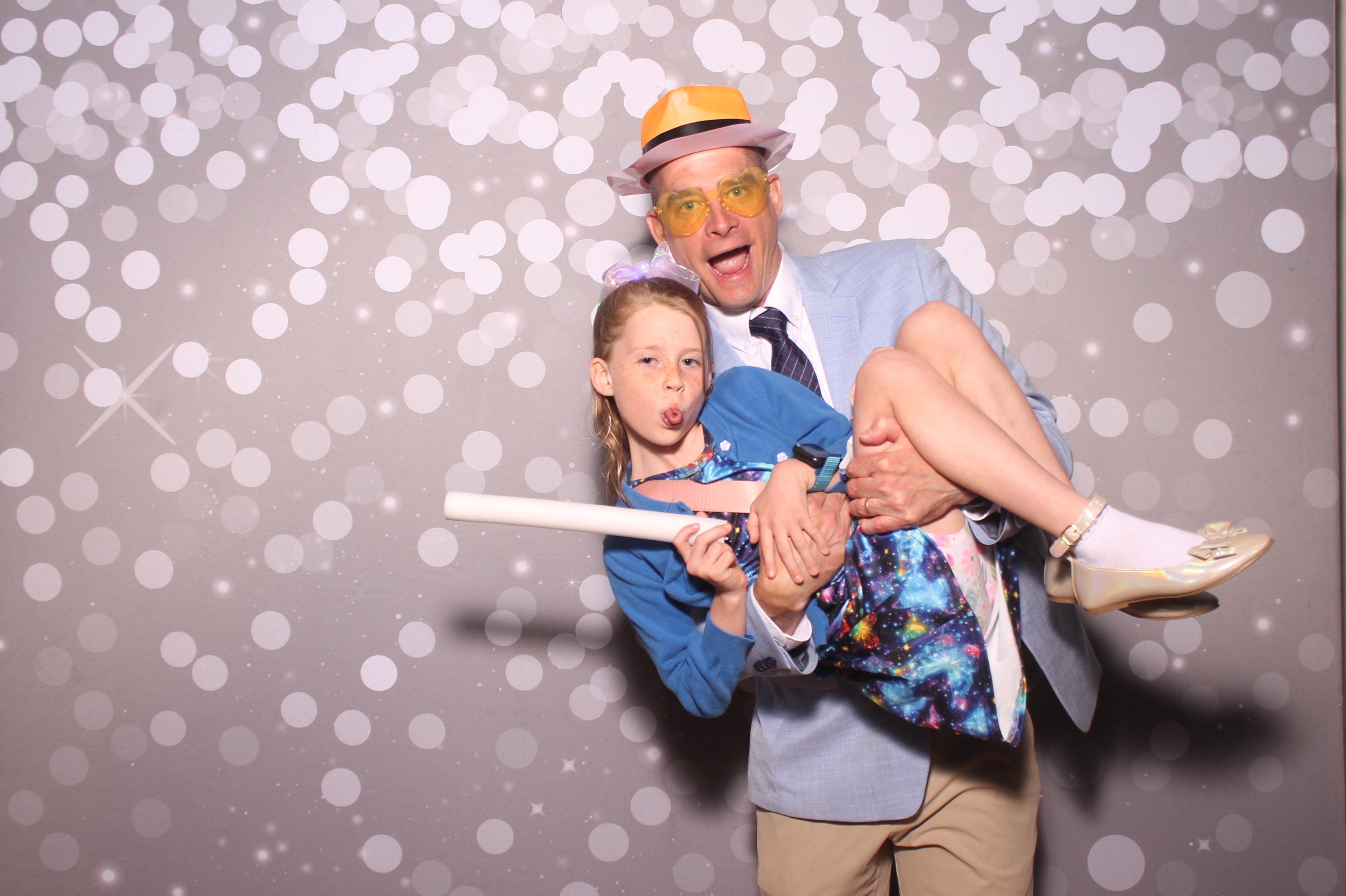 Mariemount Father Daughter Dance | View more photos from the event at gallery.photoboothcincy.com/u/PhotoBoothCincy/Mariemount-Father-Daughter-Dance-1