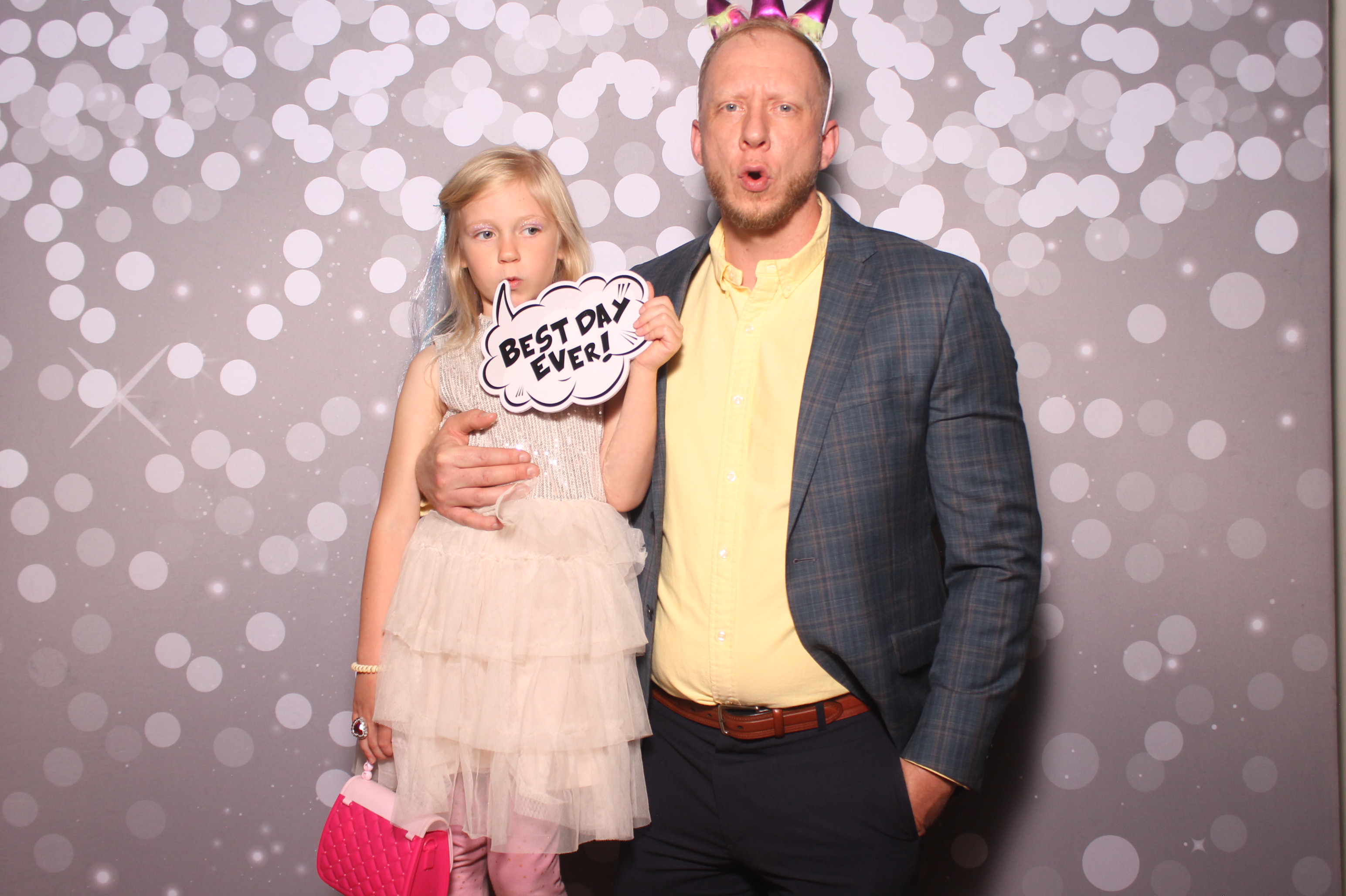Mariemount Father Daughter Dance | View more photos from the event at gallery.photoboothcincy.com/u/PhotoBoothCincy/Mariemount-Father-Daughter-Dance-1