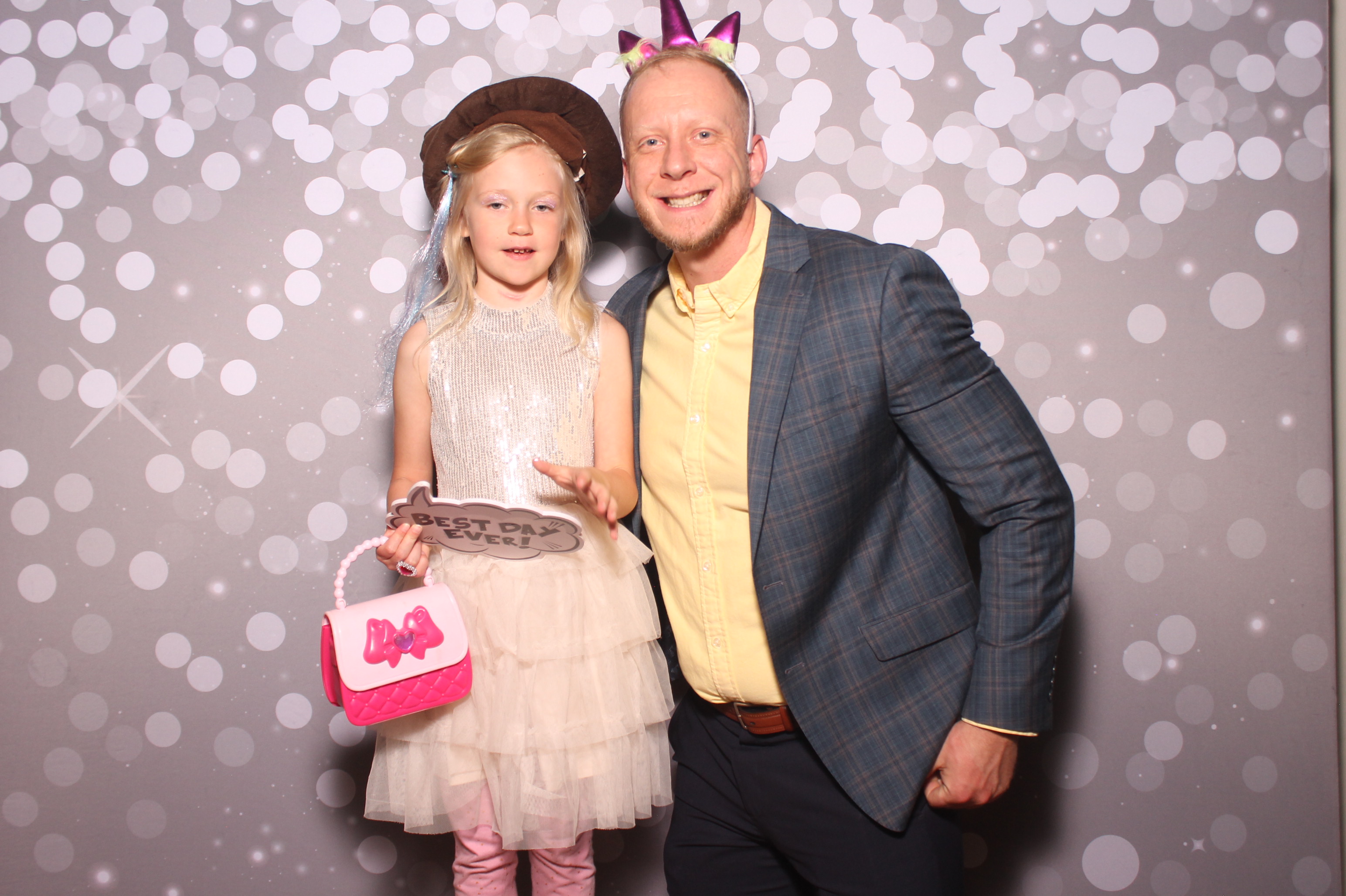 Mariemount Father Daughter Dance | View more photos from the event at gallery.photoboothcincy.com/u/PhotoBoothCincy/Mariemount-Father-Daughter-Dance-1