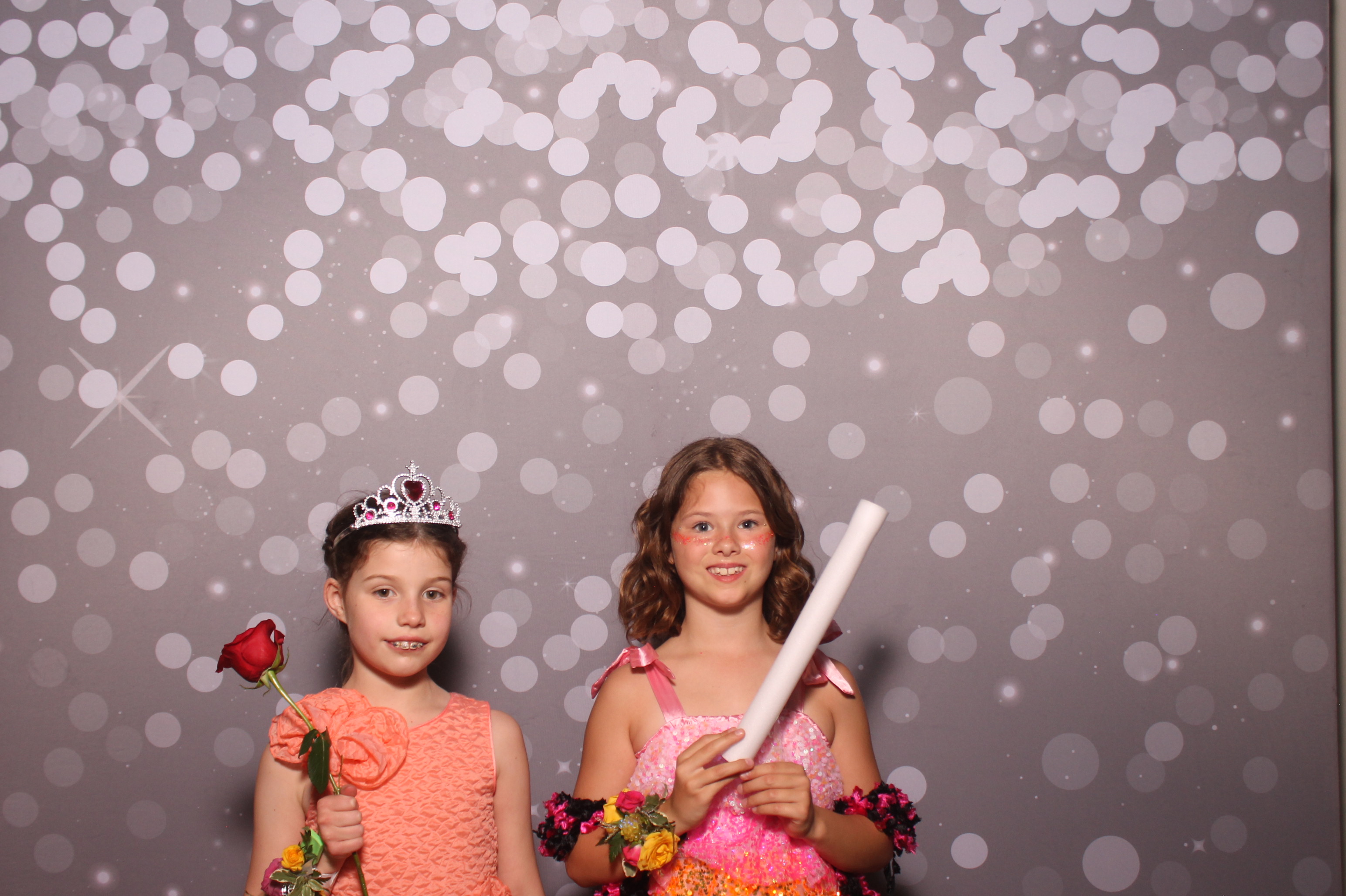 Mariemount Father Daughter Dance | View more photos from the event at gallery.photoboothcincy.com/u/PhotoBoothCincy/Mariemount-Father-Daughter-Dance-1