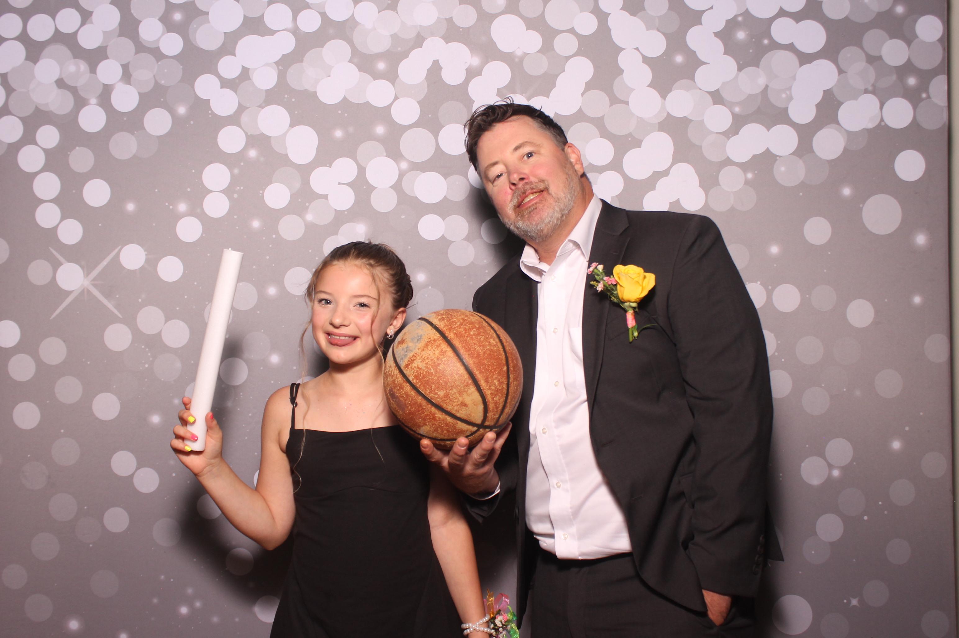 Mariemount Father Daughter Dance | View more photos from the event at gallery.photoboothcincy.com/u/PhotoBoothCincy/Mariemount-Father-Daughter-Dance-1