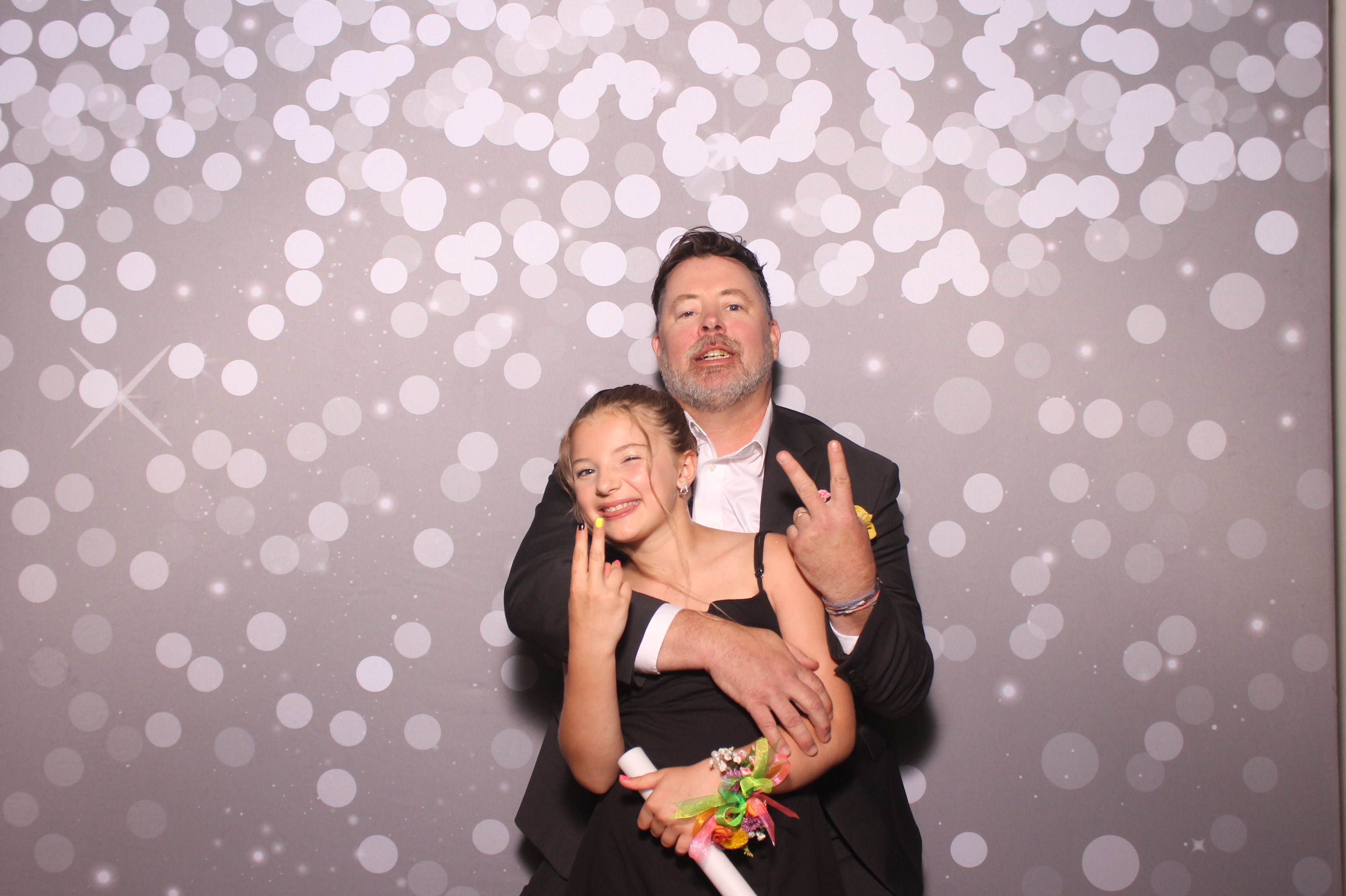 Mariemount Father Daughter Dance | View more photos from the event at gallery.photoboothcincy.com/u/PhotoBoothCincy/Mariemount-Father-Daughter-Dance-1